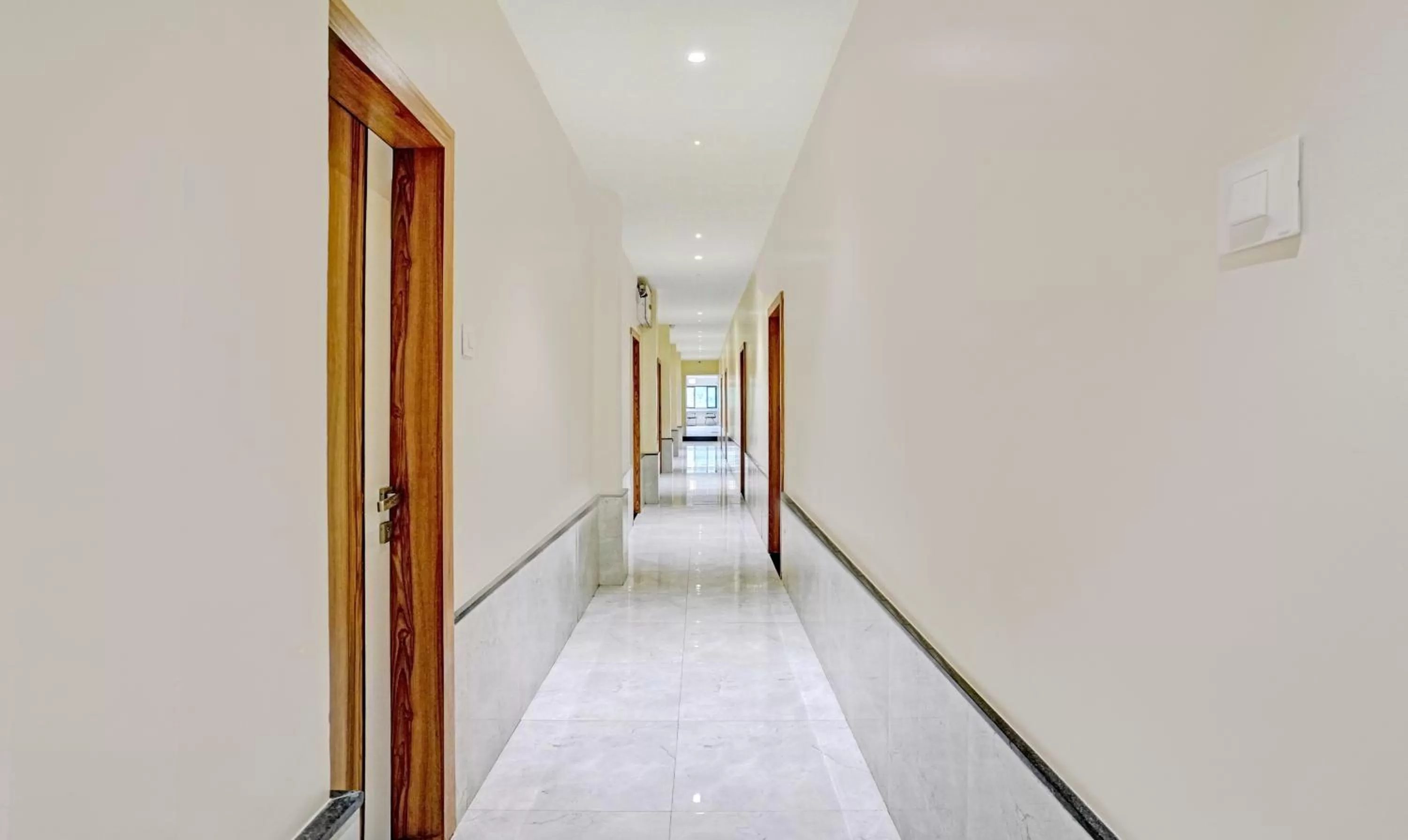 Itsy By Treebo - Radhika Ex