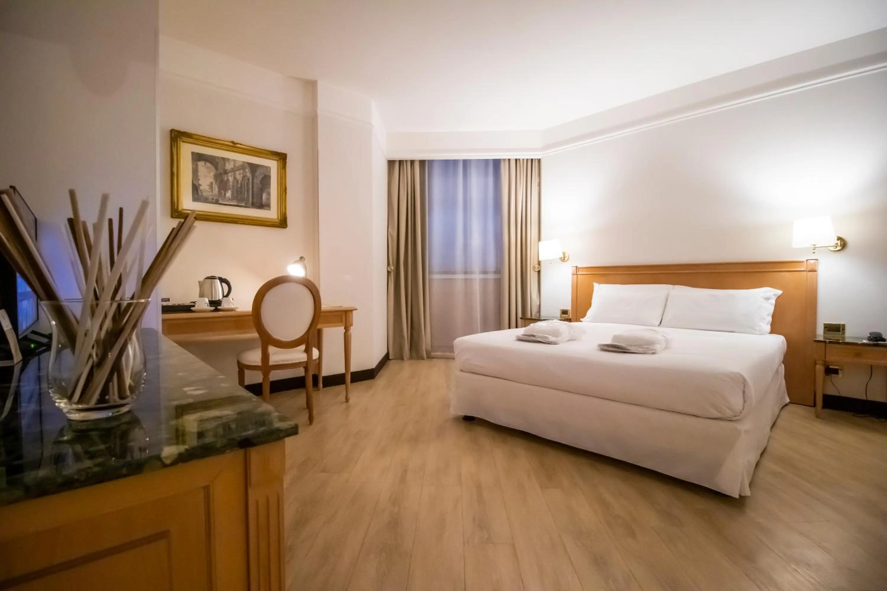 Bed in SHG Hotel De La Ville