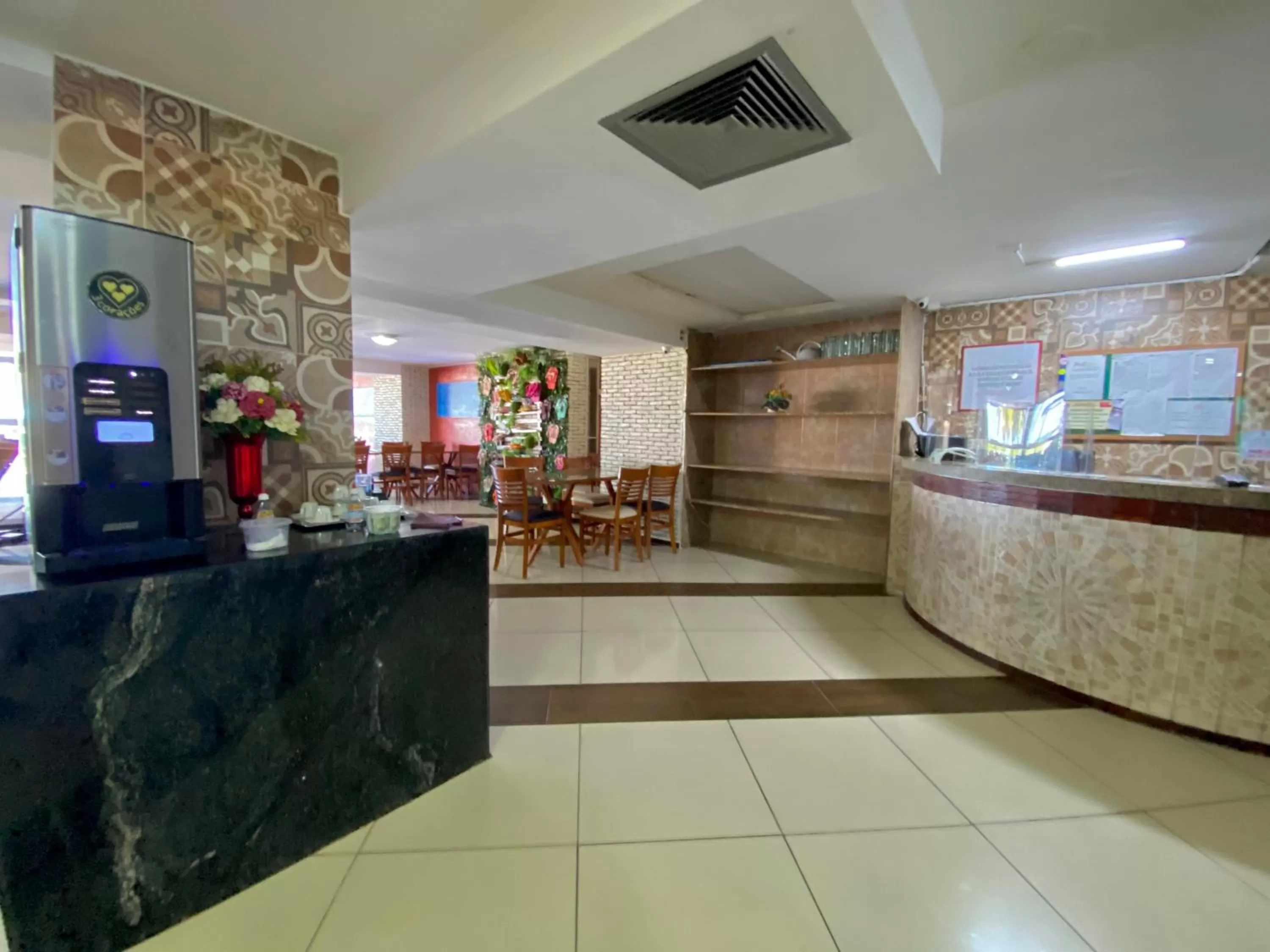 Restaurant/places to eat in Nobile Suítes Tambaú