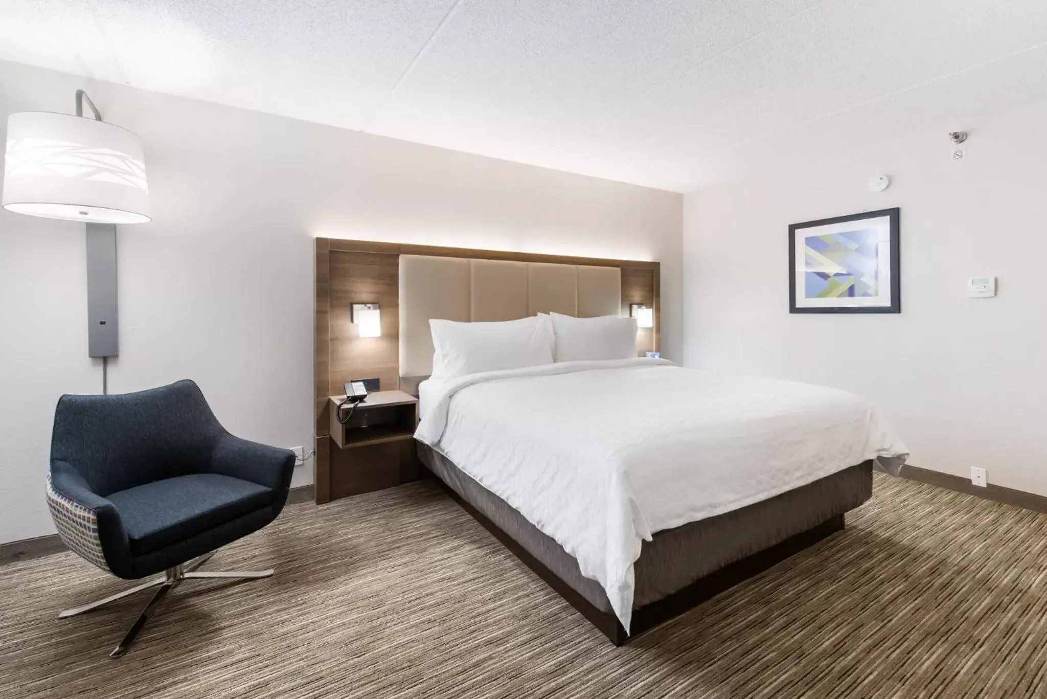 Photo of the whole room, Bed in Holiday Inn Express Naperville, an IHG Hotel