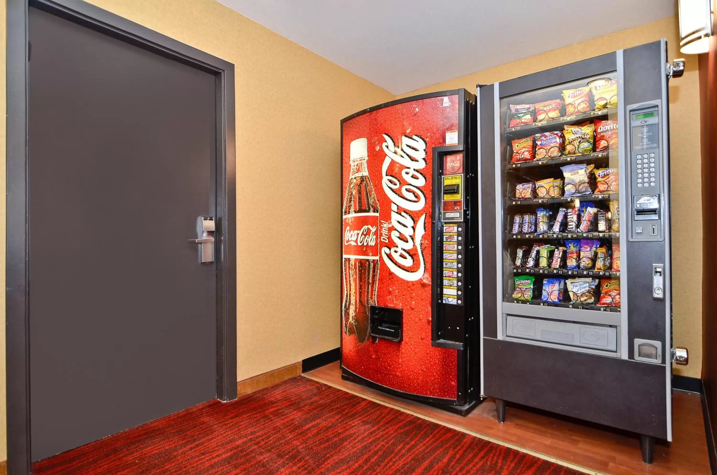 Food and drinks in Clackamas Inn and Suites