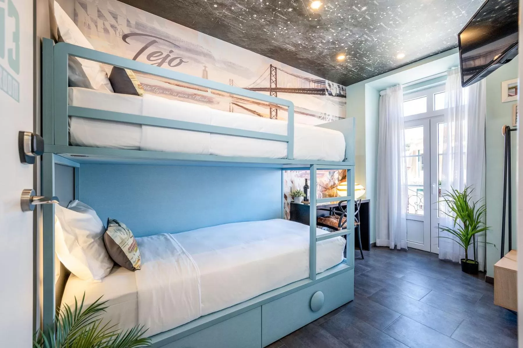 Bunk Bed in Lisbon Wine House - Rooms & Suites