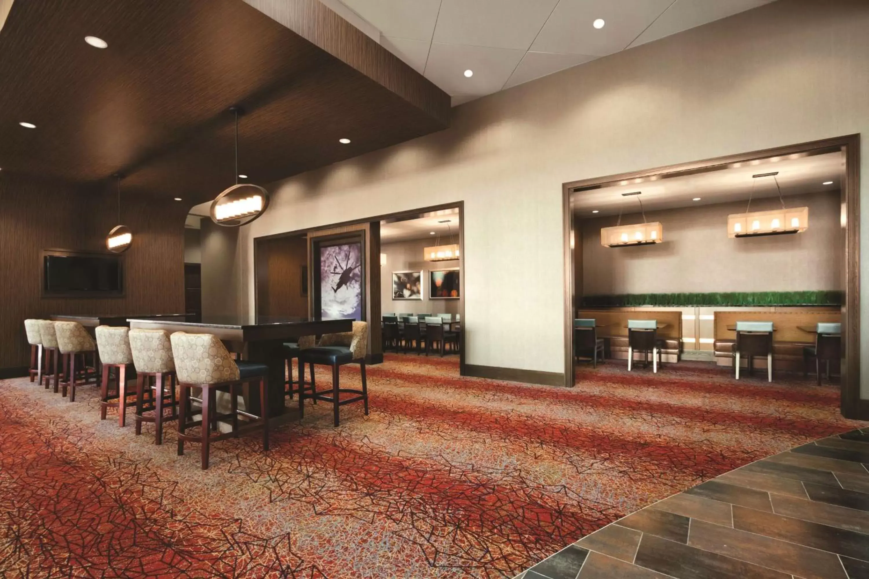 Restaurant/places to eat in Embassy Suites Springfield