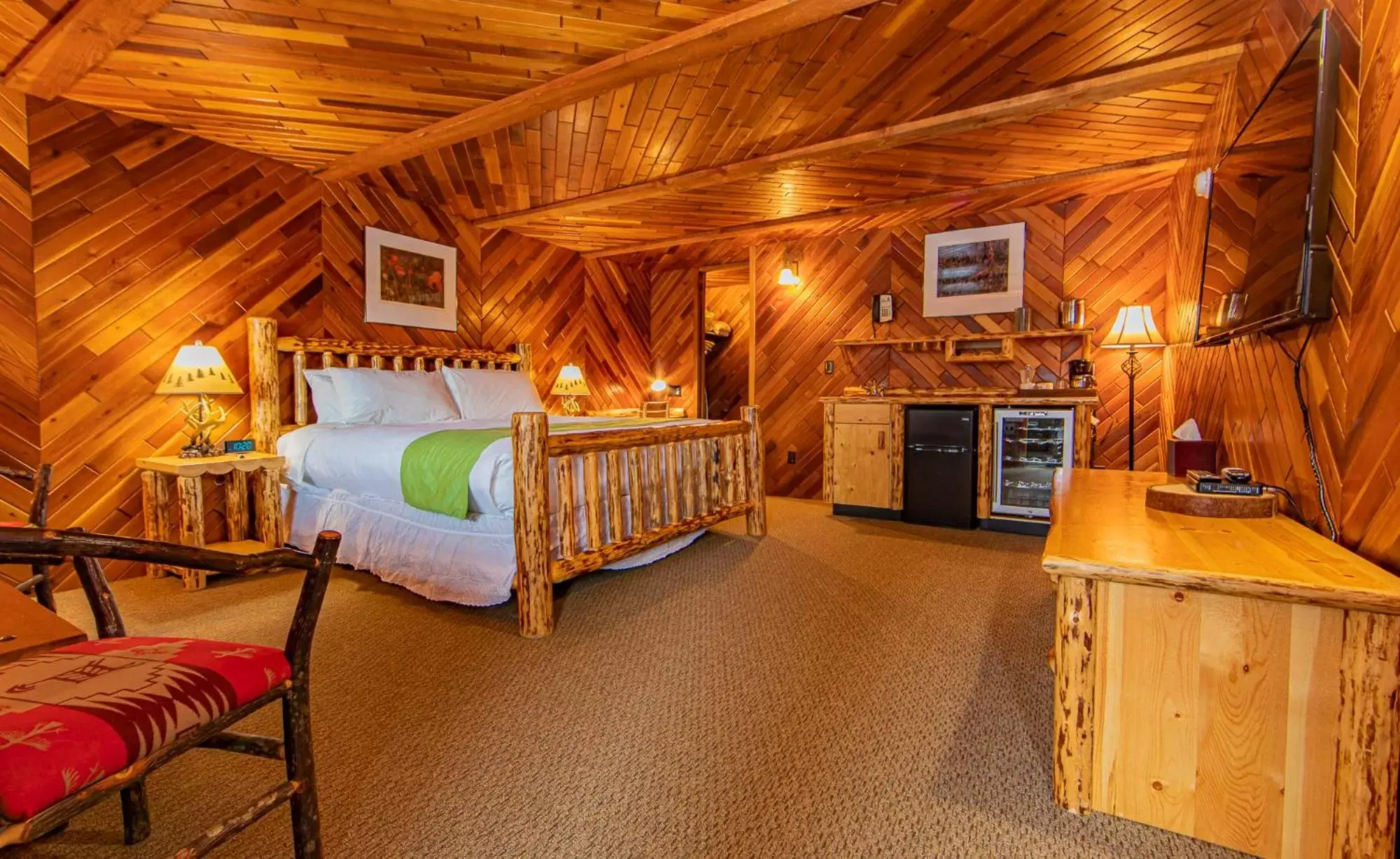 Bed in Cooper Spur Mountain Resort