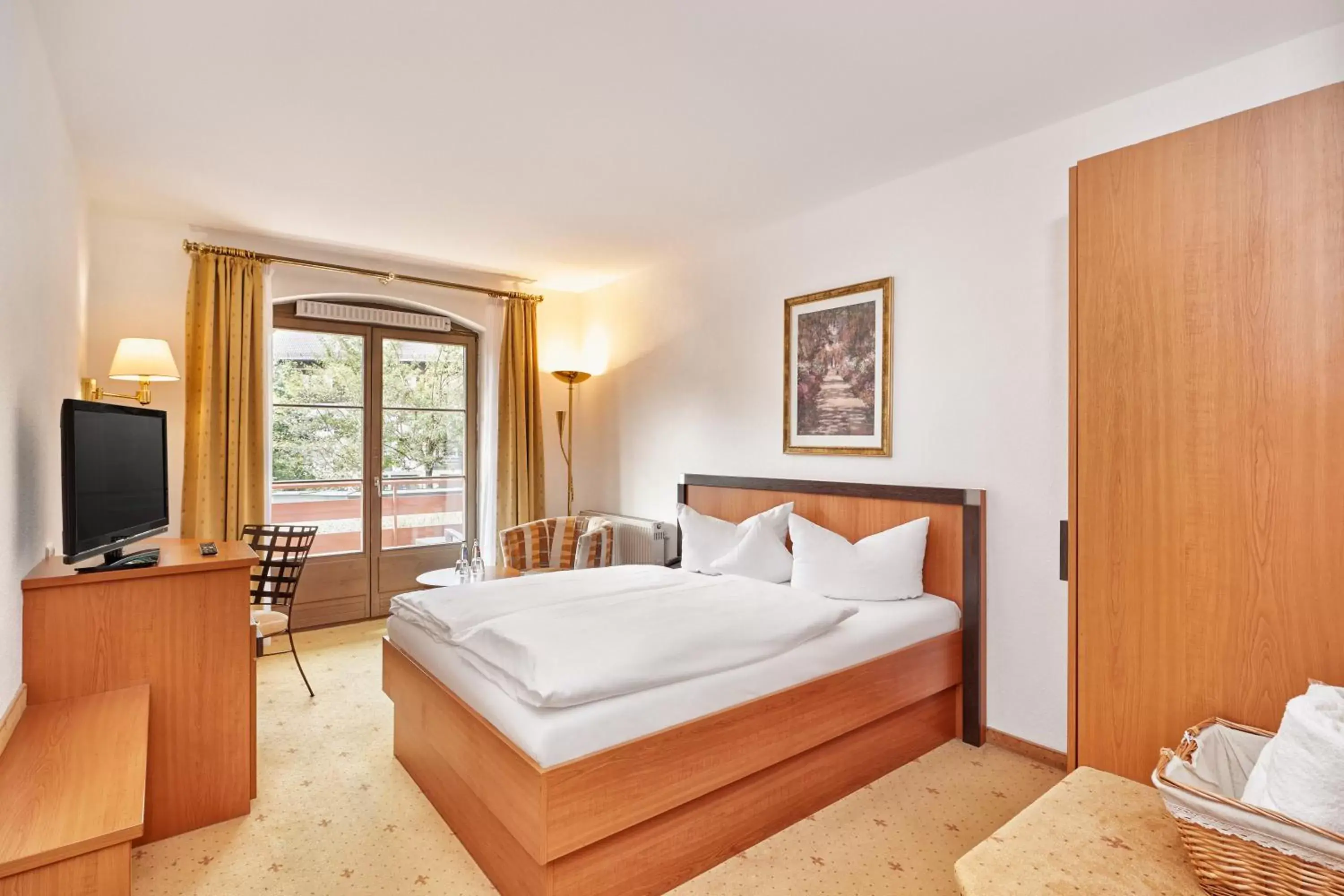 Superior Double Room in Königshof Hotel Resort Superior Double Room in Königshof Hotel Resort