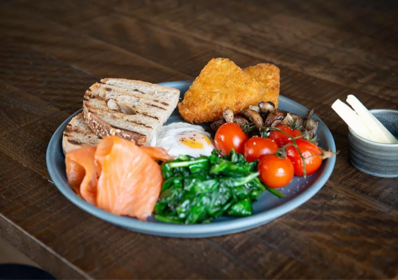 Restaurant/places to eat, Food in Rooms at Haslar Marina