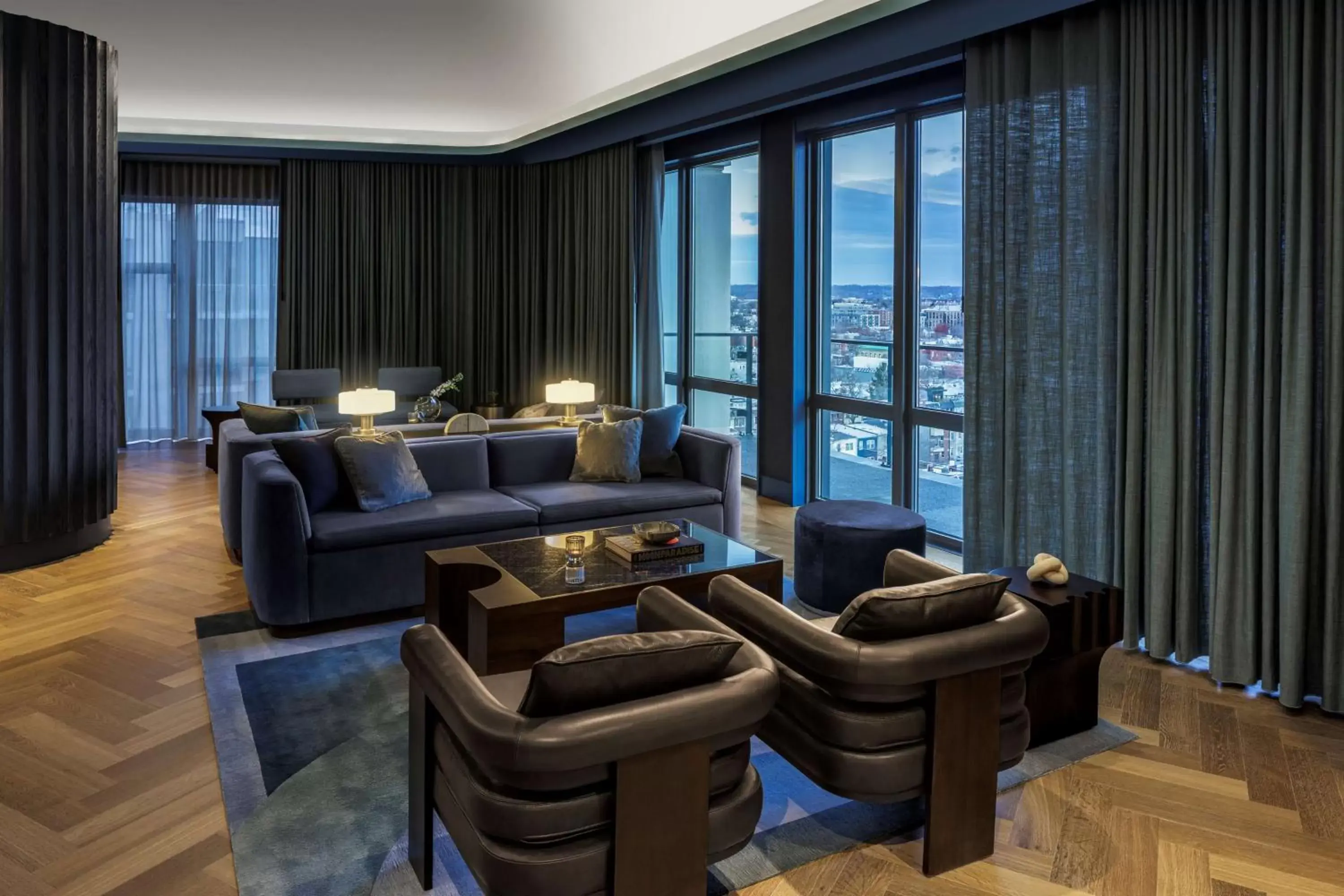 Lounge or bar, Seating Area in The Morrow Washington Dc, Curio Collection By Hilton