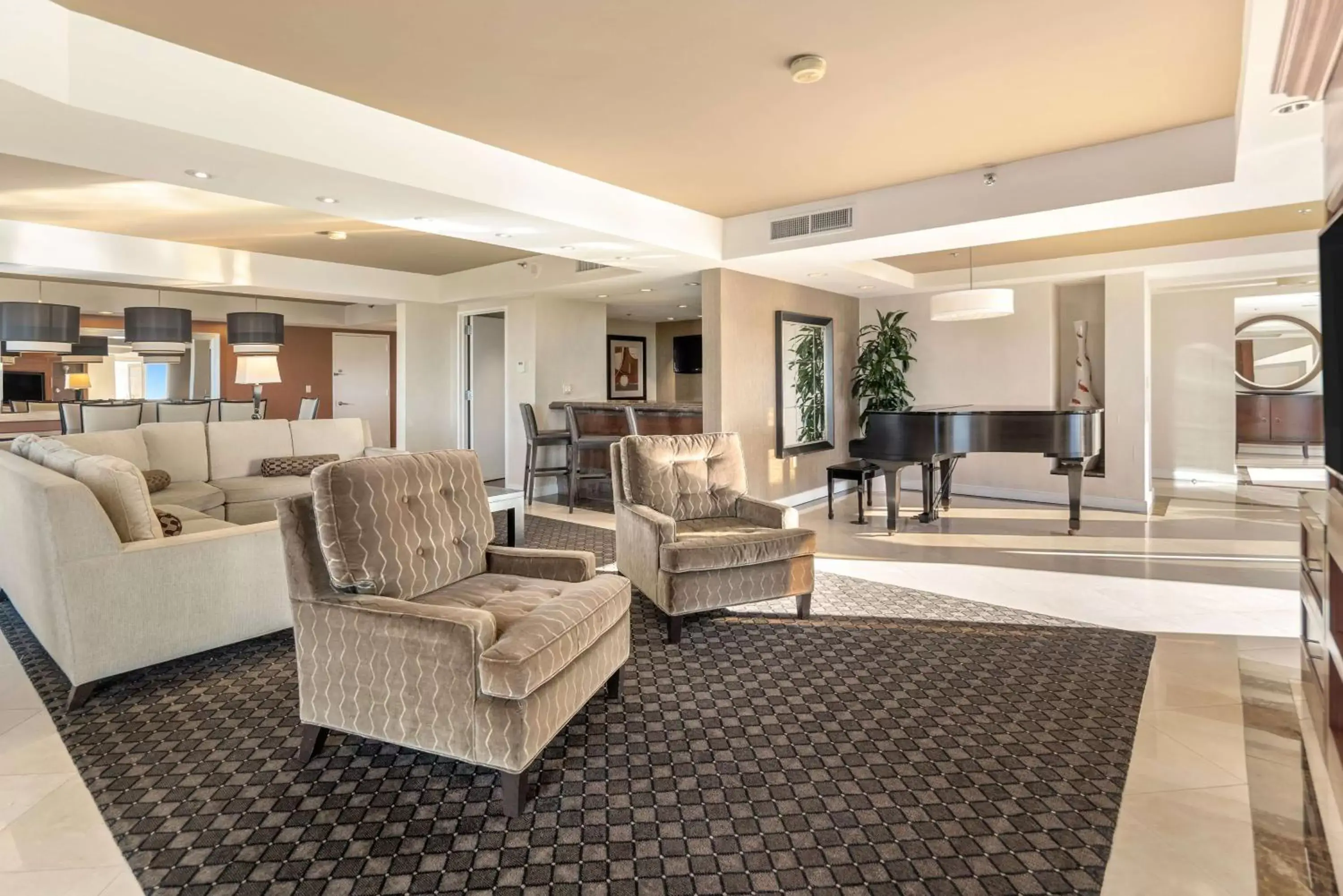 Living room, Lobby/Reception in Hilton La Jolla Torrey Pines