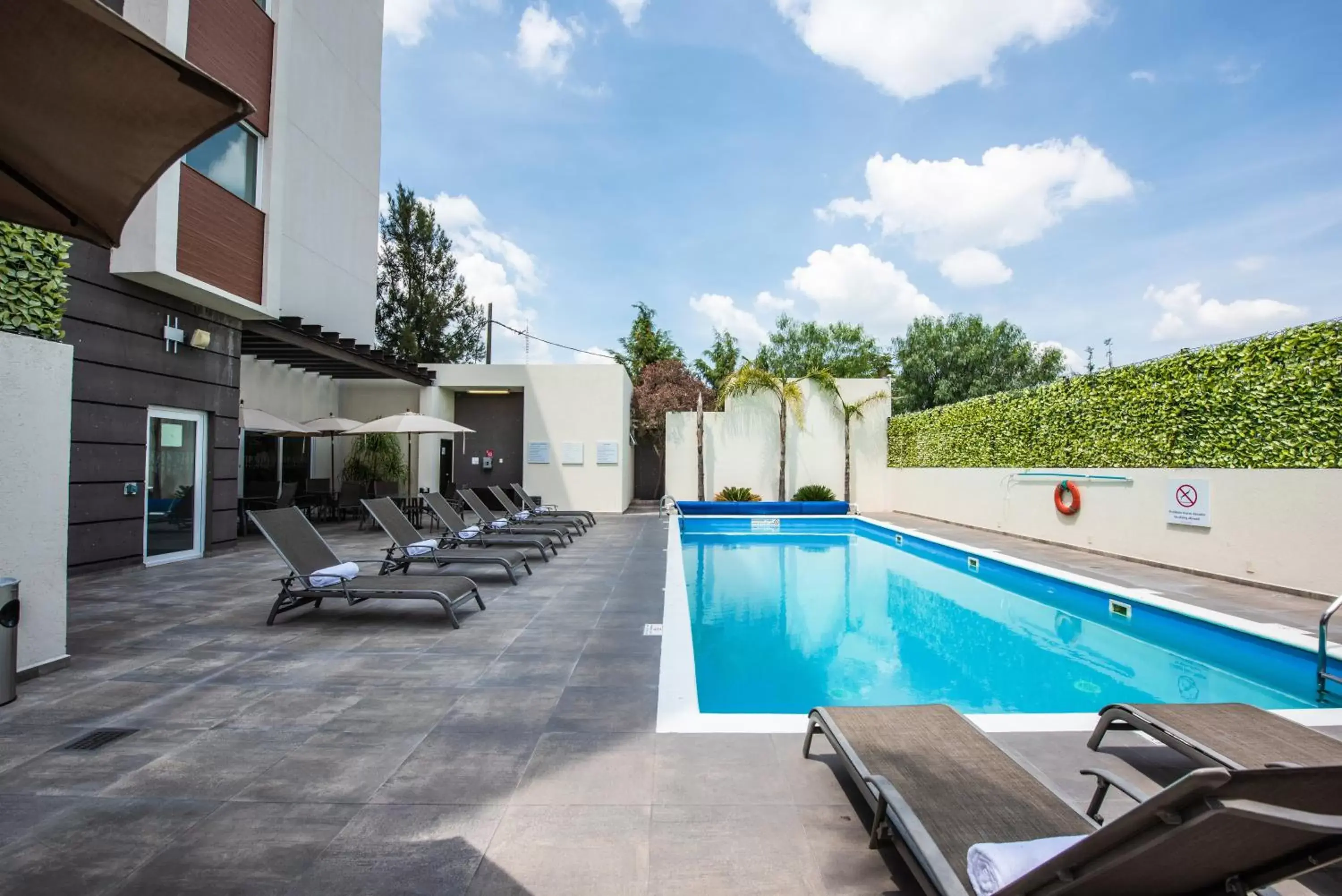 Swimming Pool in Holiday Inn Express and Suites Celaya, an IHG Hotel