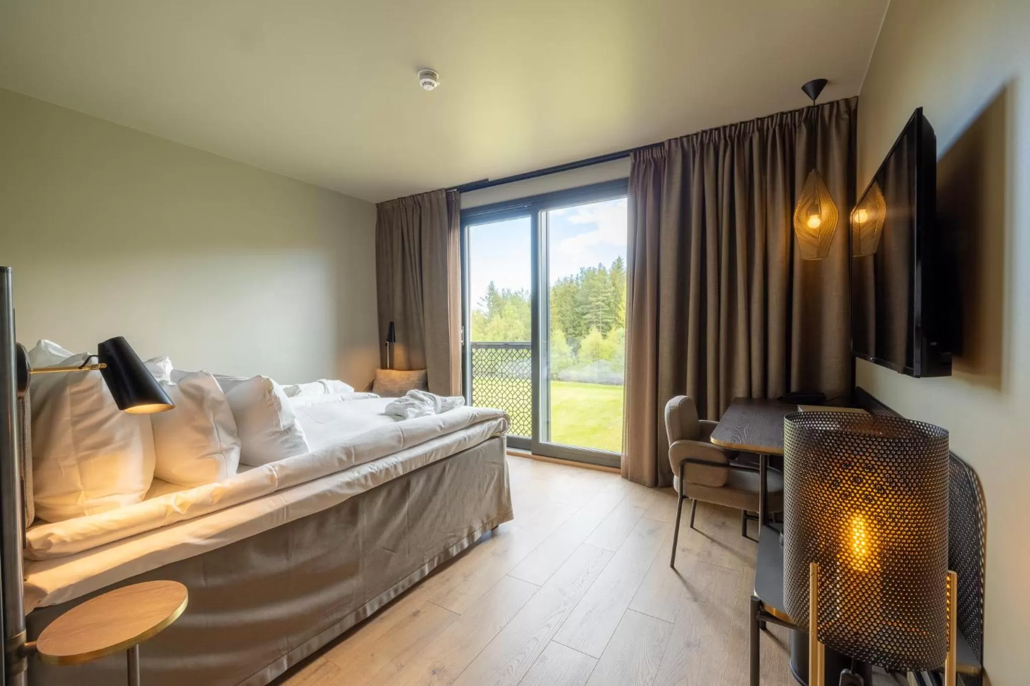 Inner courtyard view, Bed in Lily Country Club