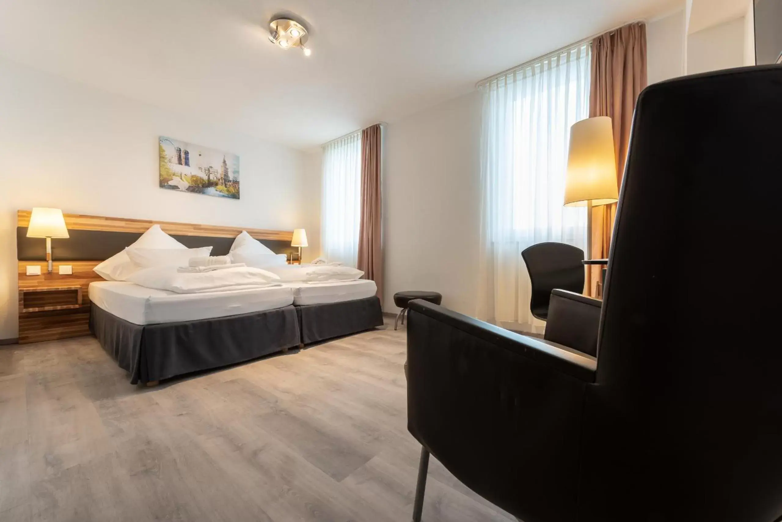 Double Room with Private Bathroom - single occupancy in Hotel in Laisen Double Room with Private Bathroom - single occupancy in Hotel in Laisen