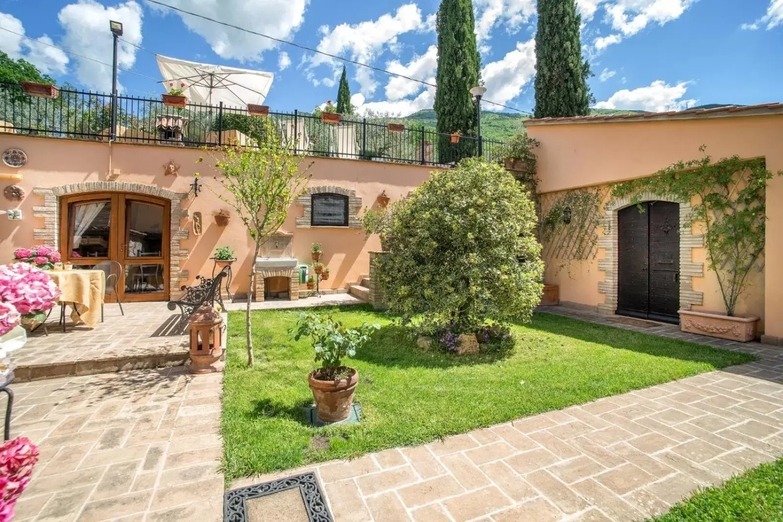 Property Building in L'Agrifoglio di Assisi Residenza di Campagna