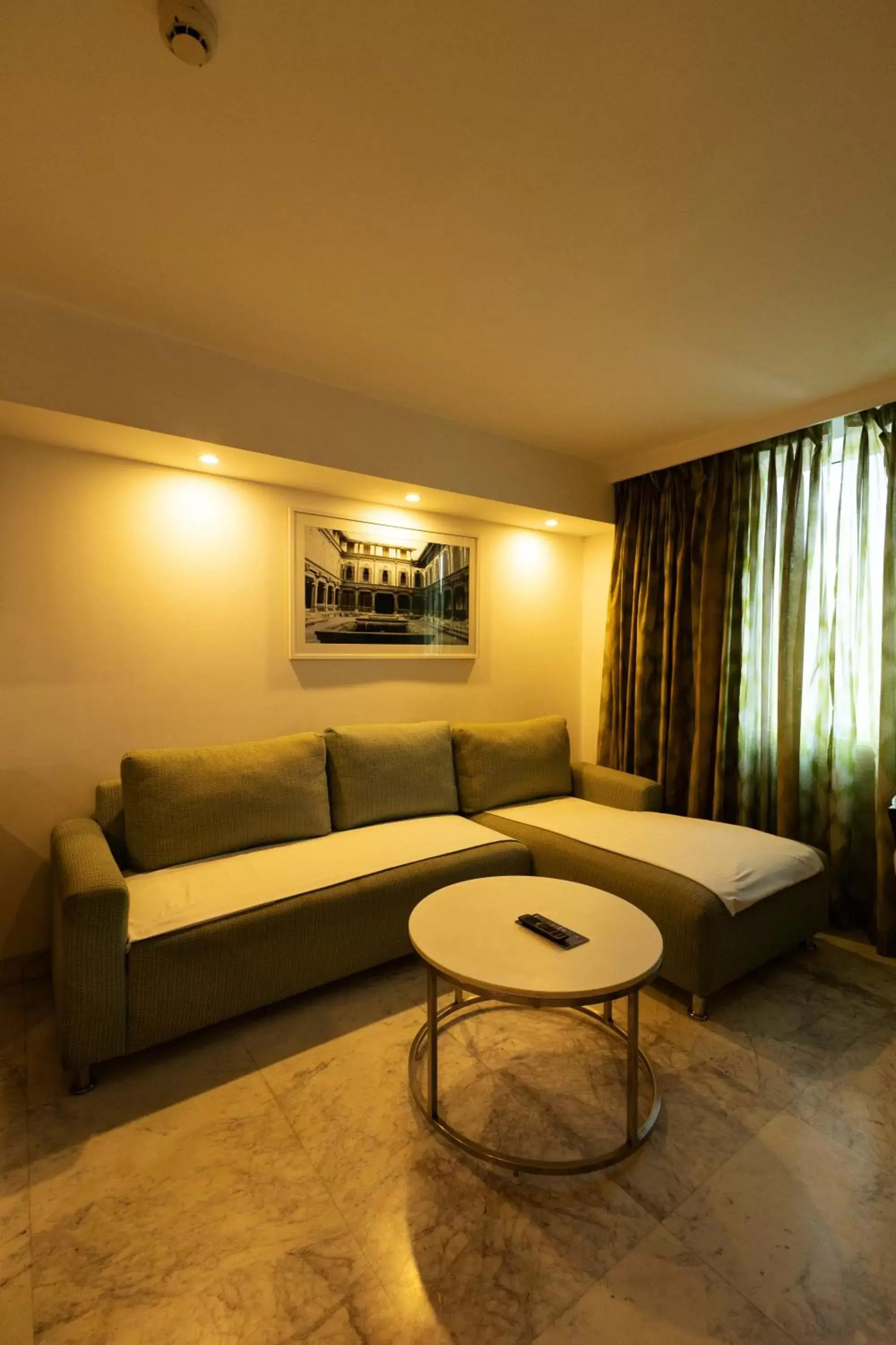 Living room, Seating Area in Fairfield by Marriott Pune Kharadi