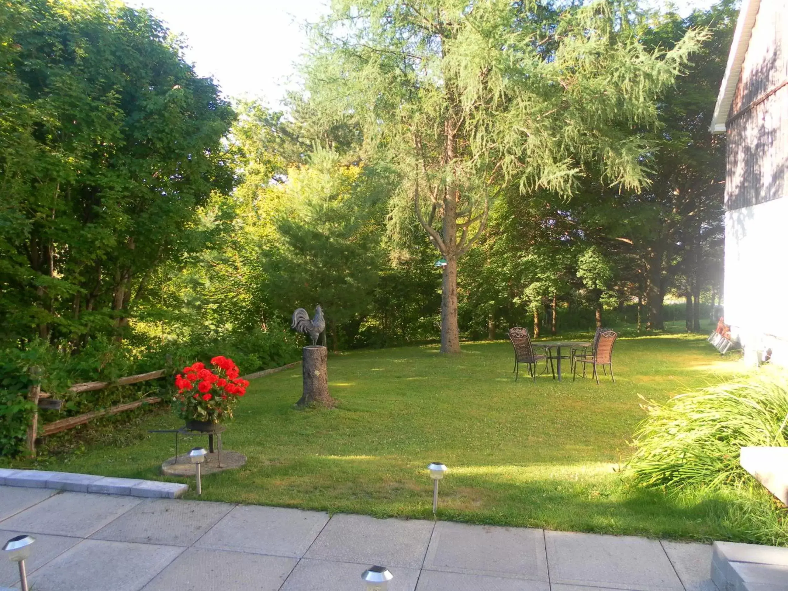 Patio in Auberge de la Tour et Spa