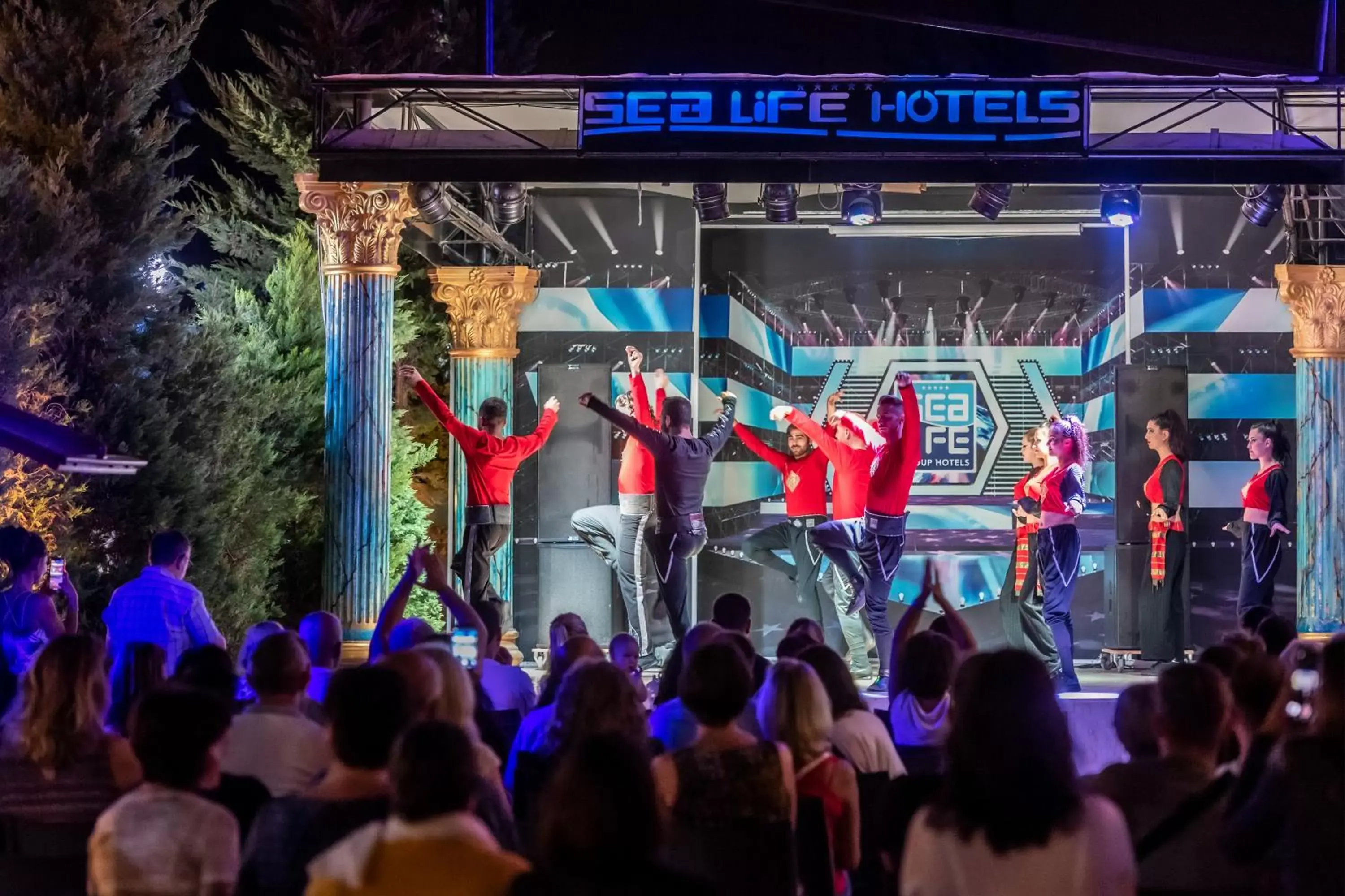 Evening entertainment in Sealife Family Resort Hotel