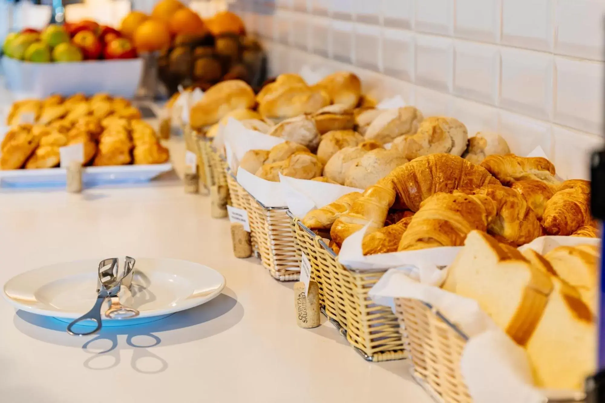 Continental breakfast in Basic Braga by Axis