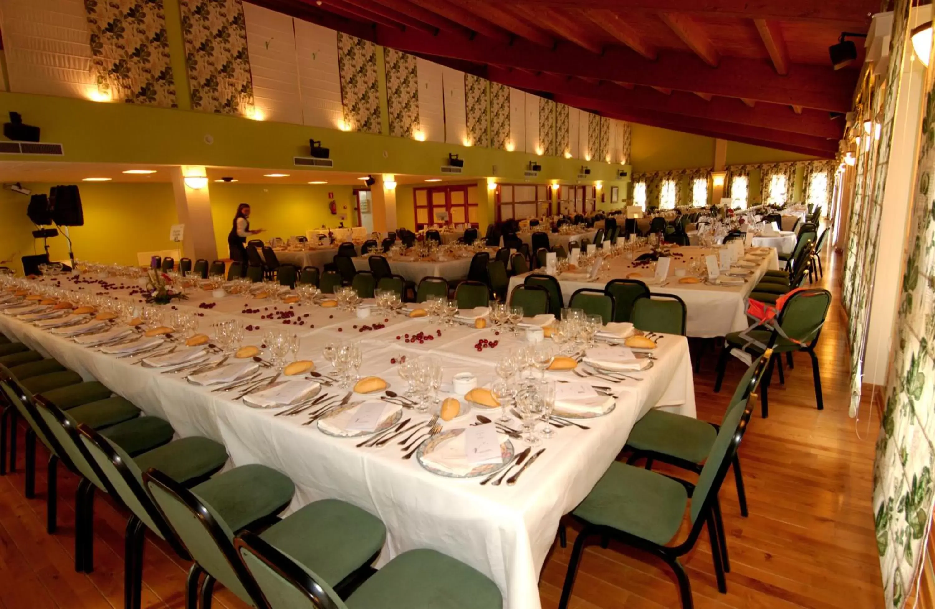 Restaurant/places to eat in SOMMOS Hotel Benasque Spa Restaurant/places to eat in SOMMOS Hotel Benasque Spa