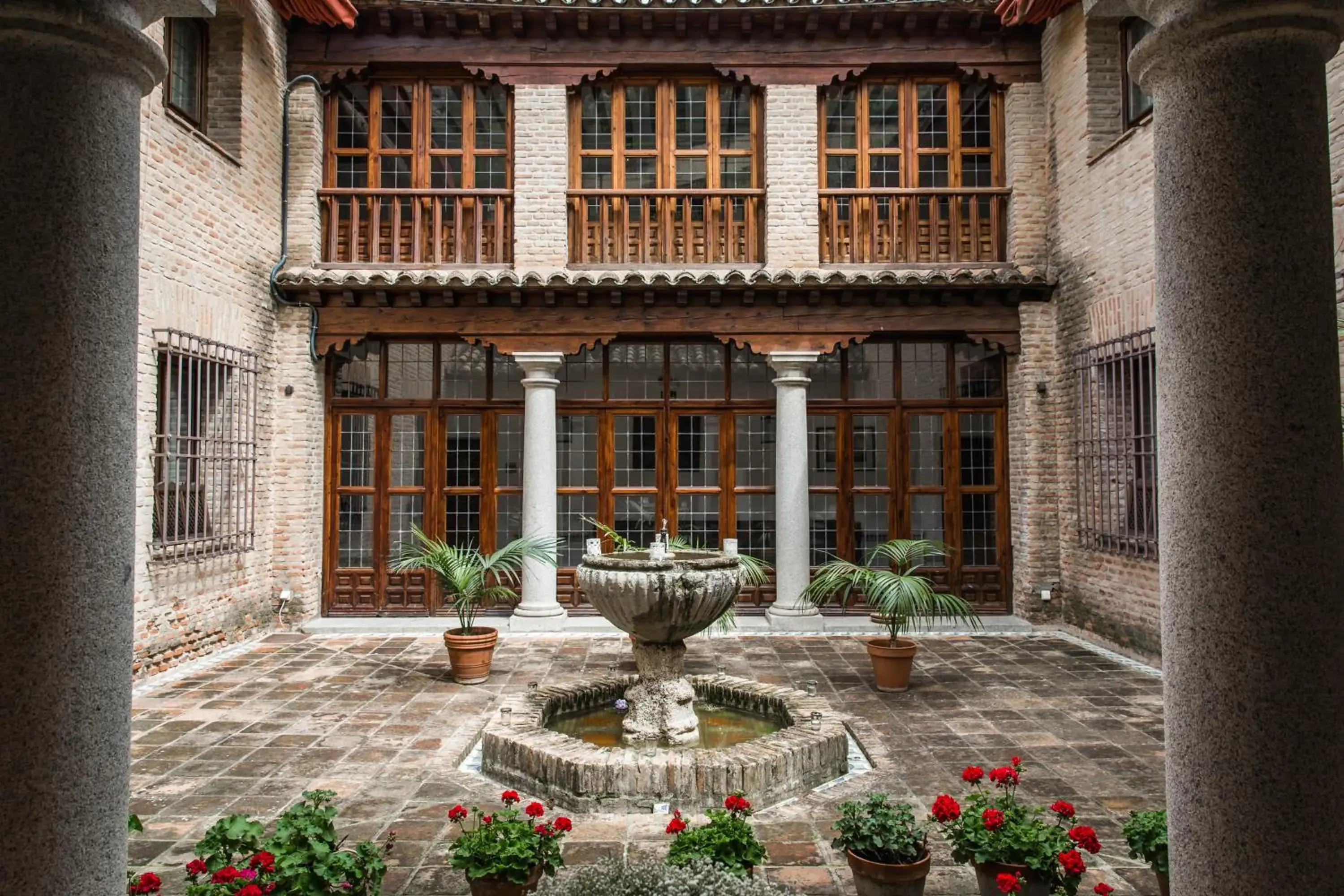 Patio, Property Building in Hotel Hacienda del Cardenal