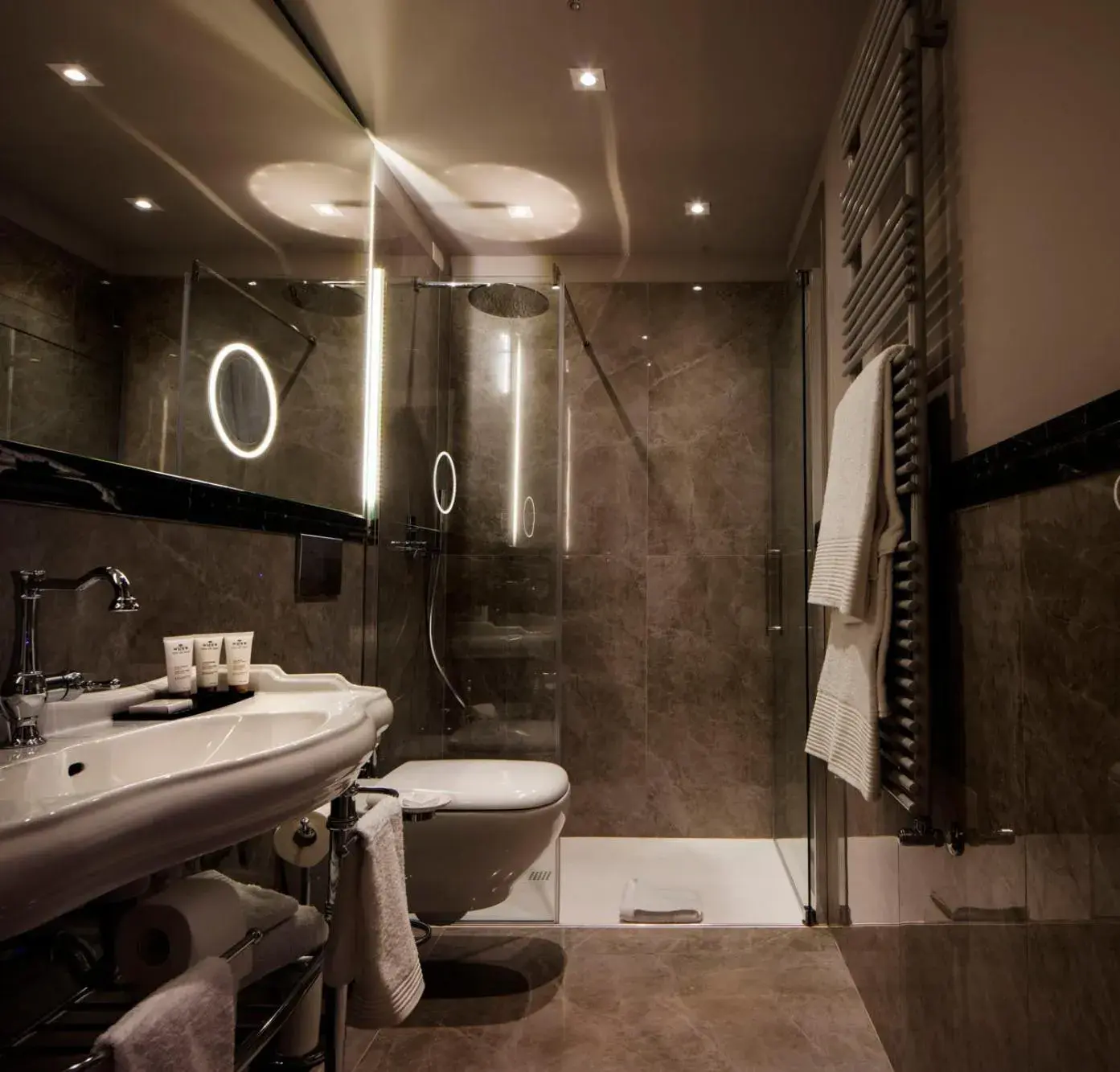Toilet, Bathroom in The Frame Hotel