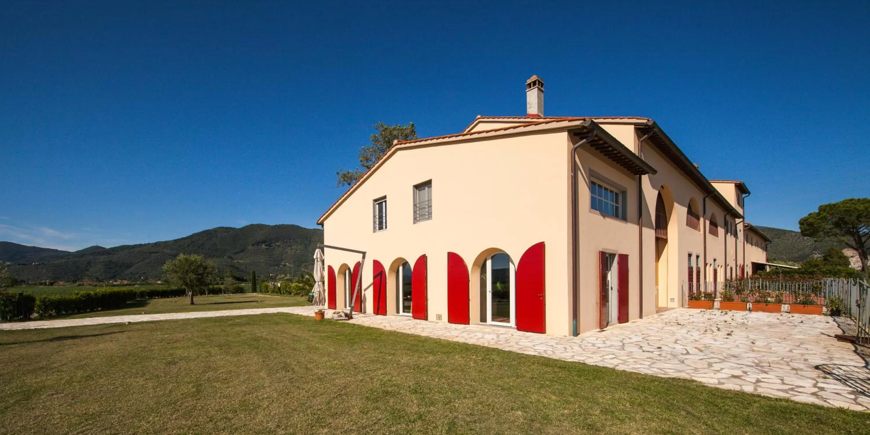 Property building in Cascina Canova