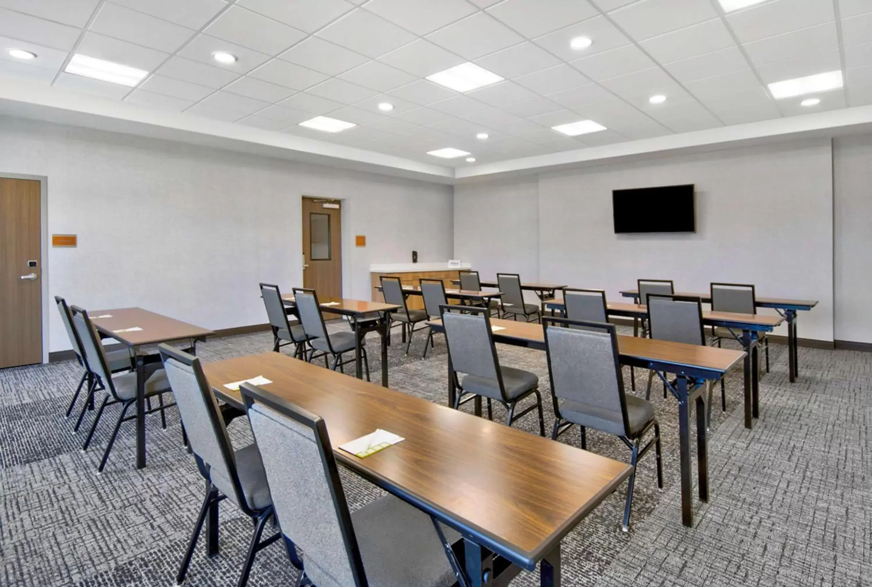 Meeting/conference room in Home2 Suites By Hilton Whitestown Indianapolis Nw