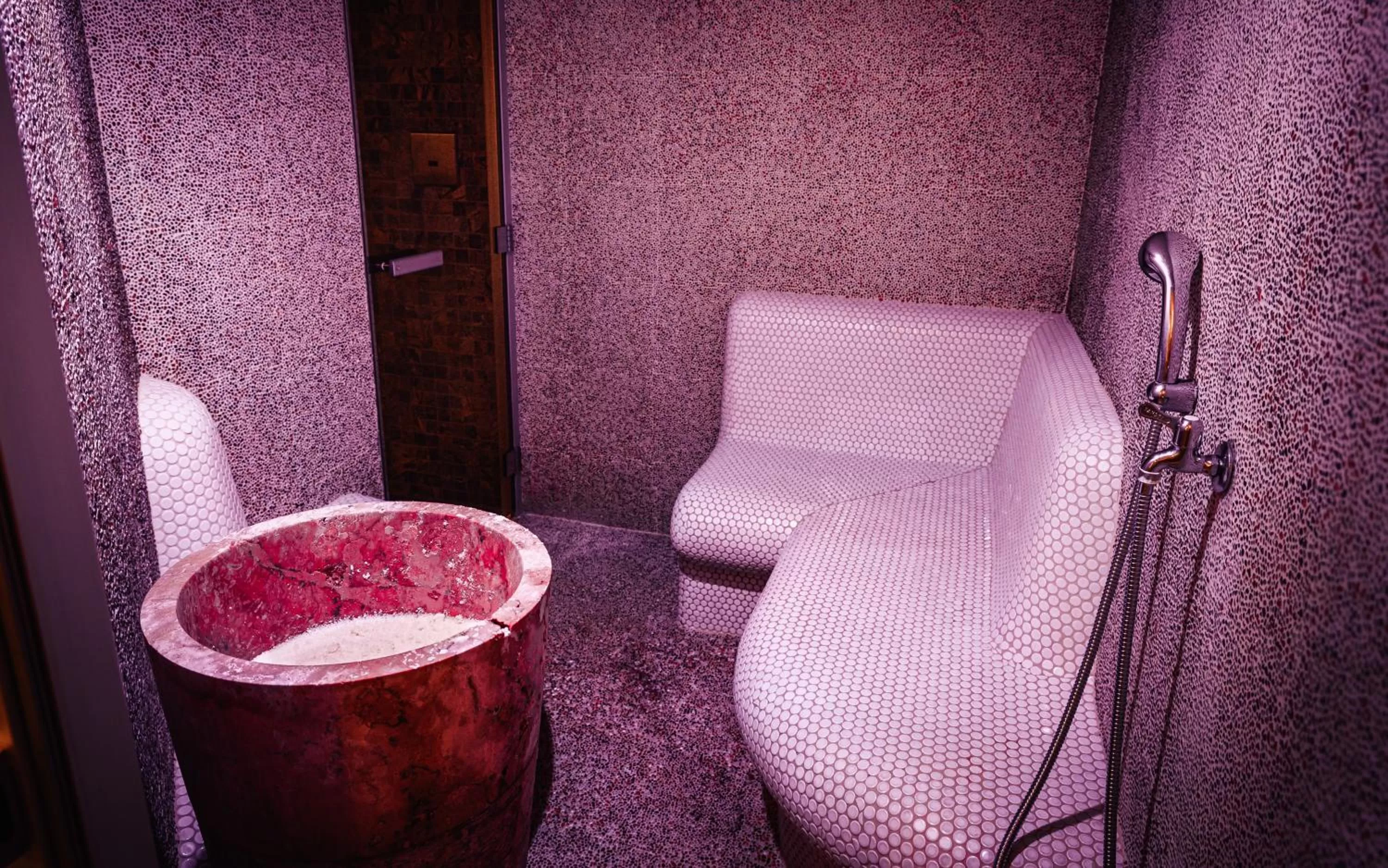 Steam room in Hotel Horal