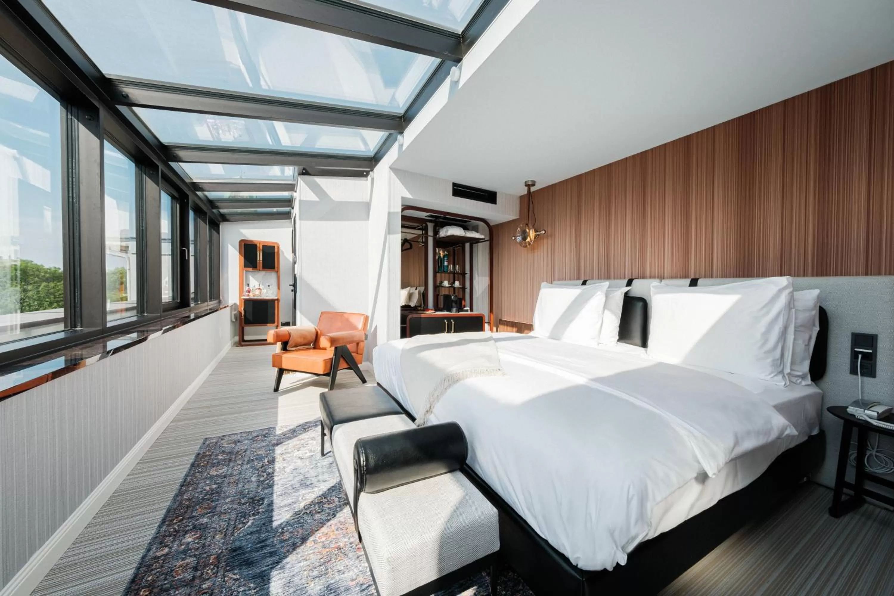 XL - Sky in MUZE Hotel Dusseldorf - Handwritten Collection