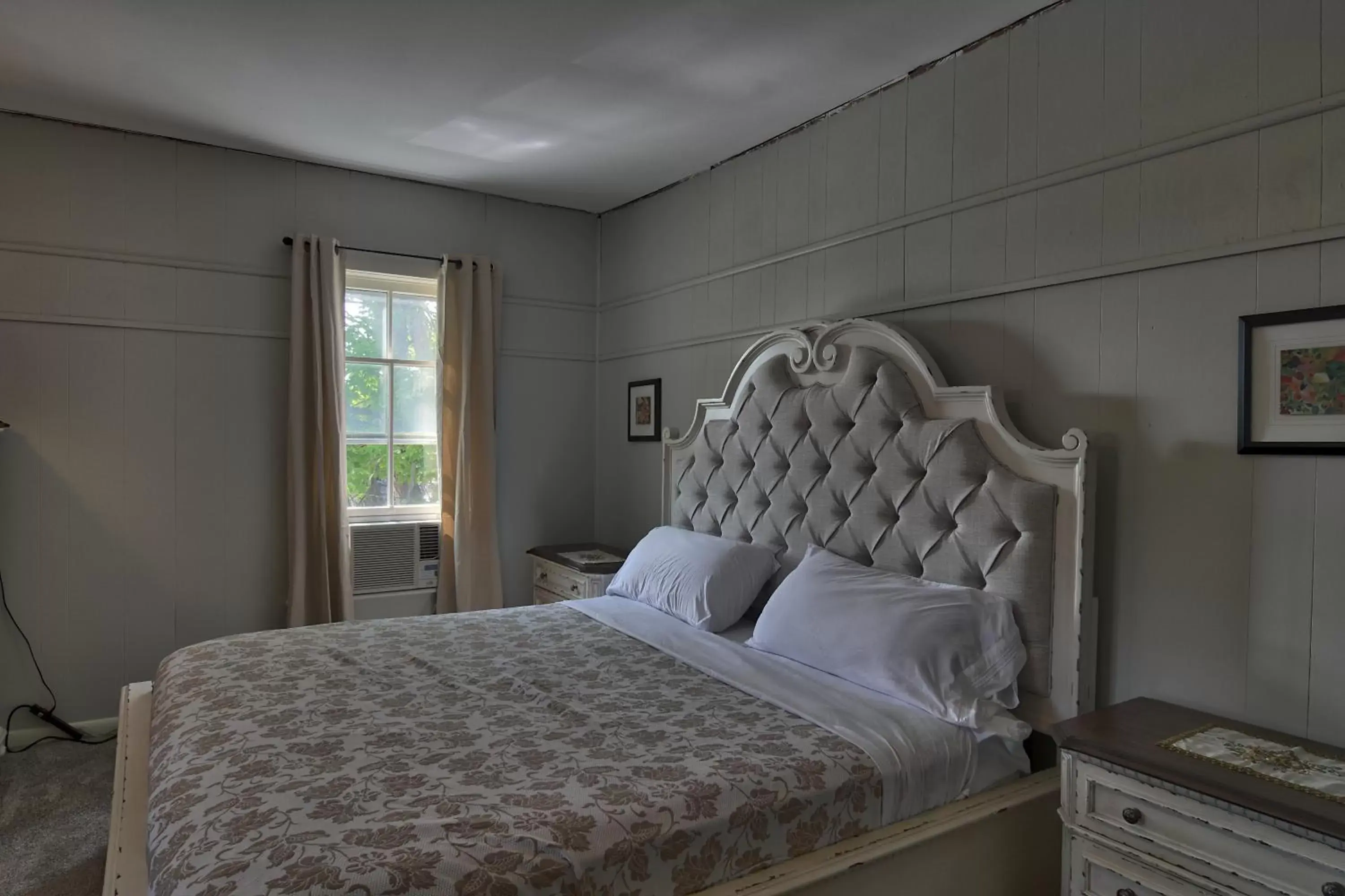 Bed in Charlevoix House