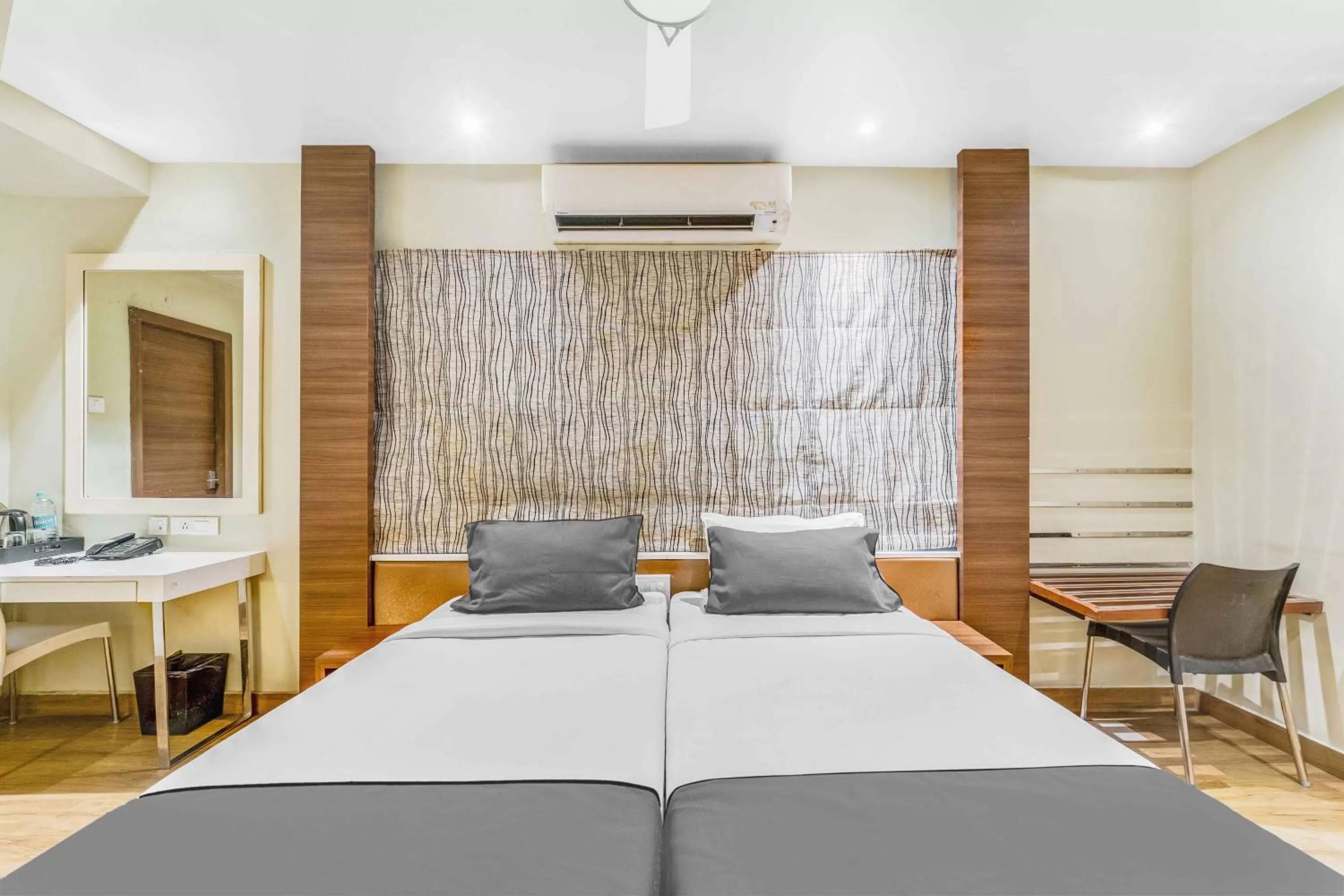 Bed in Upar Hotels Cinecity Kodambakkam RAGHAVENDRA MANDAPAM