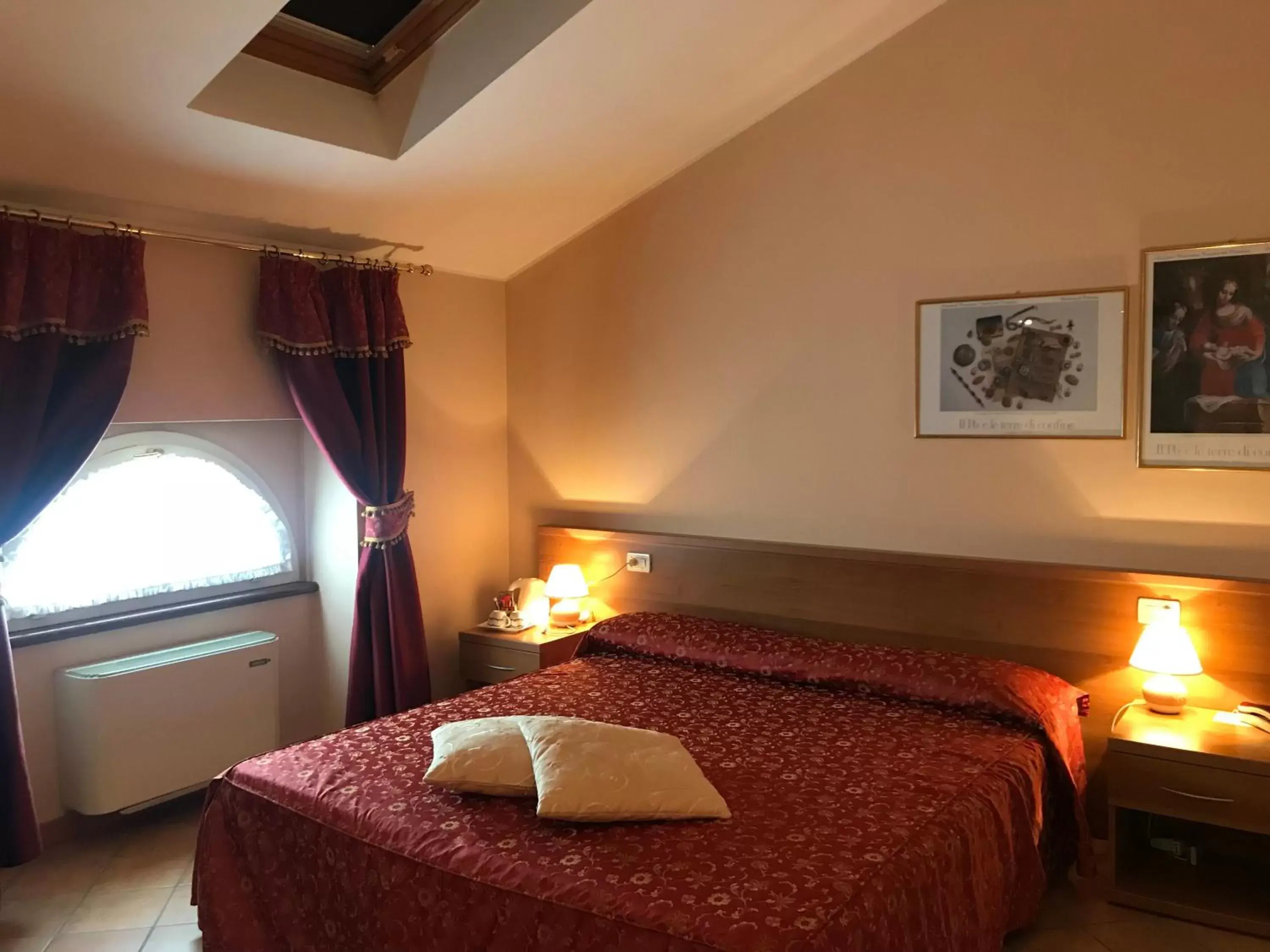 Bedroom, Bed in Locanda Ca’ Rossa