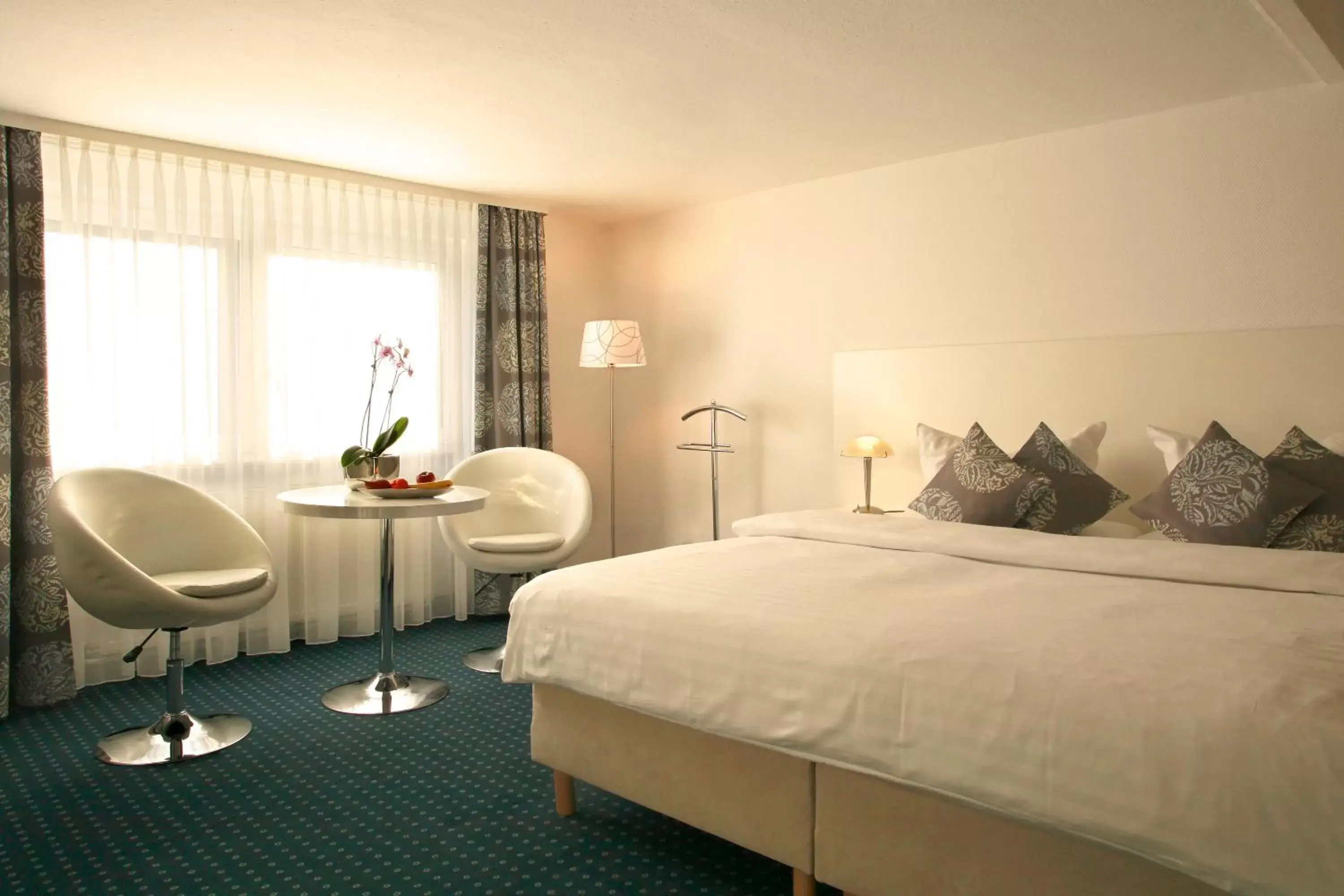 Family Room with Bath in Kleefelder Hof Family Room with Bath in Kleefelder Hof