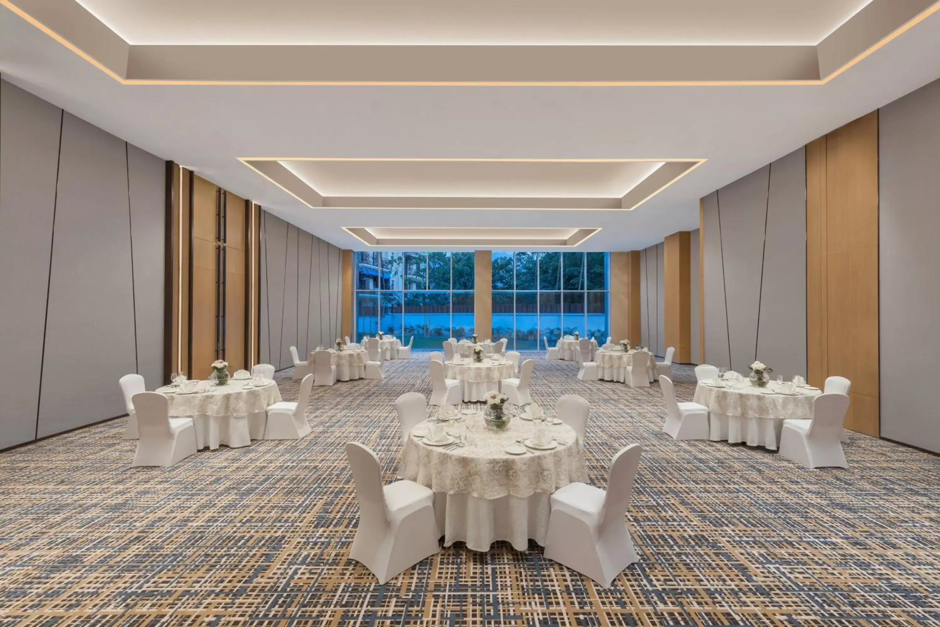 Meeting/conference room, Restaurant/Places to Eat in Fairfield by Marriott Dehradun
