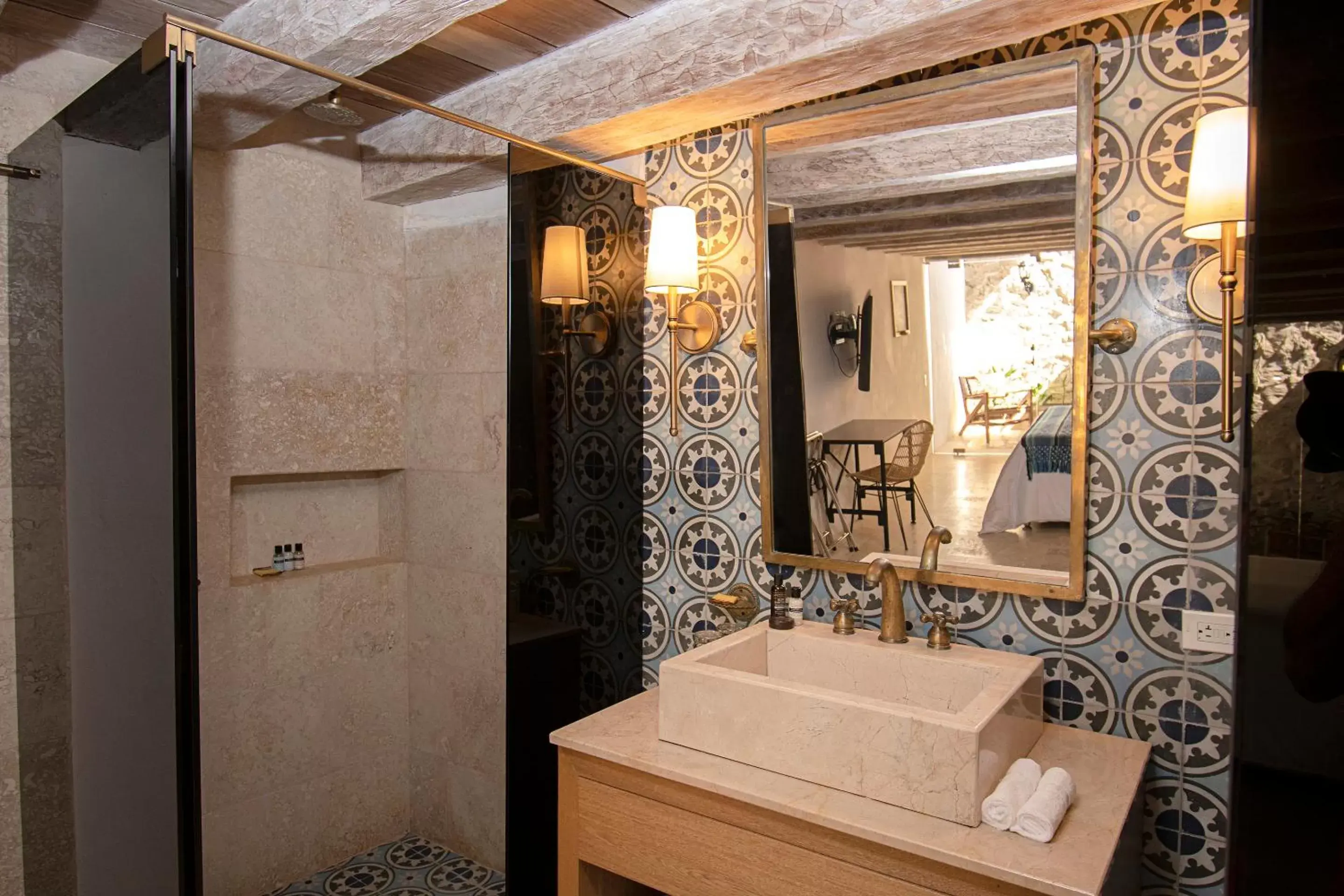 Shower, Bathroom in Hotel Casa La Factoria by Faranda Boutique, a member of Radisson Individuals