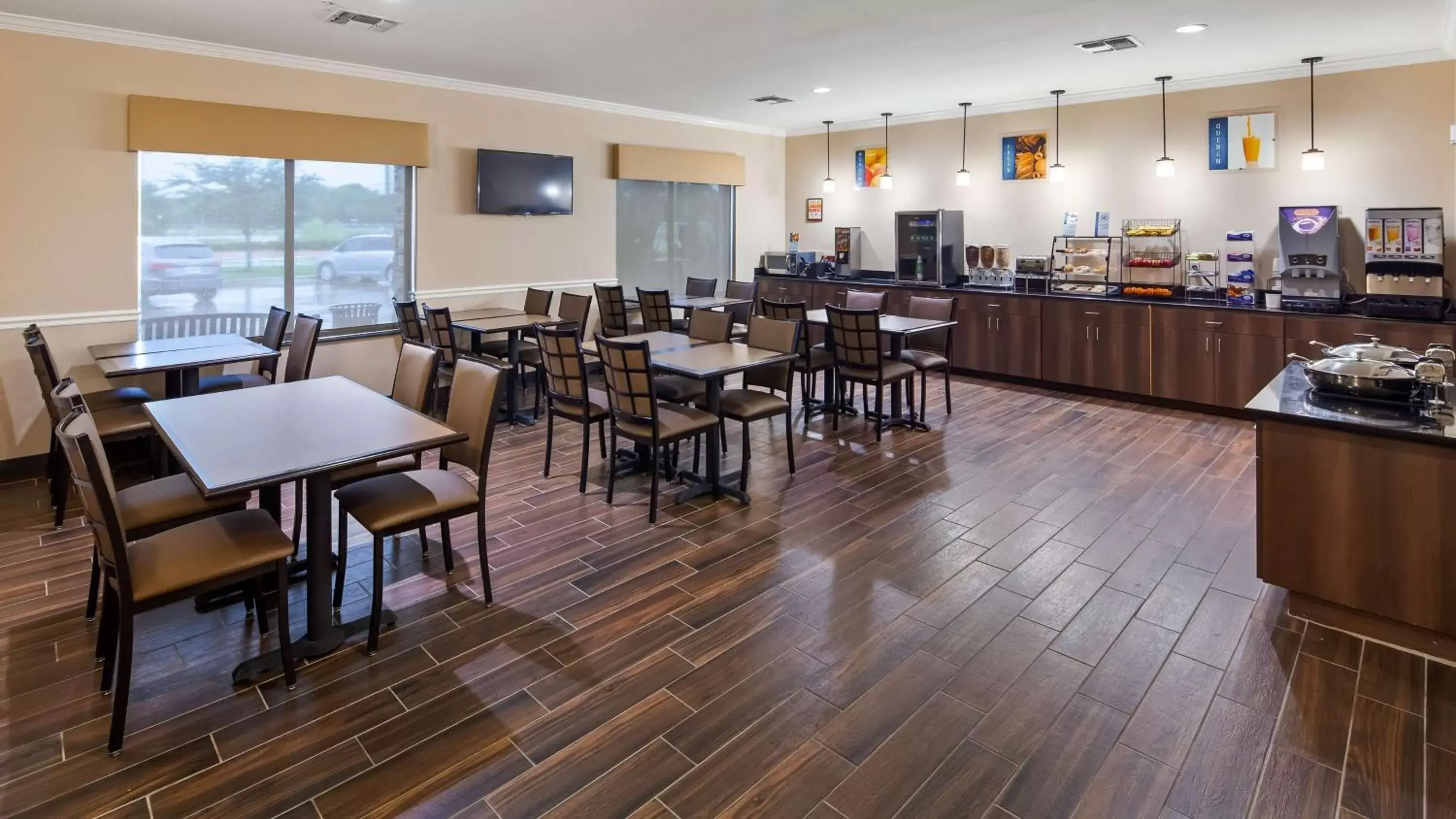 Restaurant/Places to Eat in Best Western Plus Burleson Inn & Suites