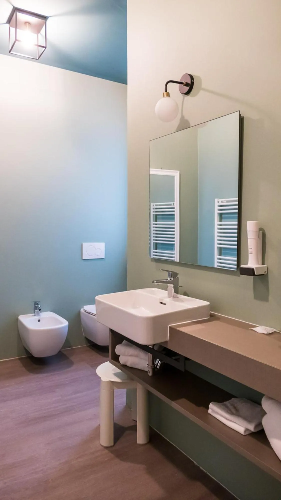 Toilet in Hotel Puccini