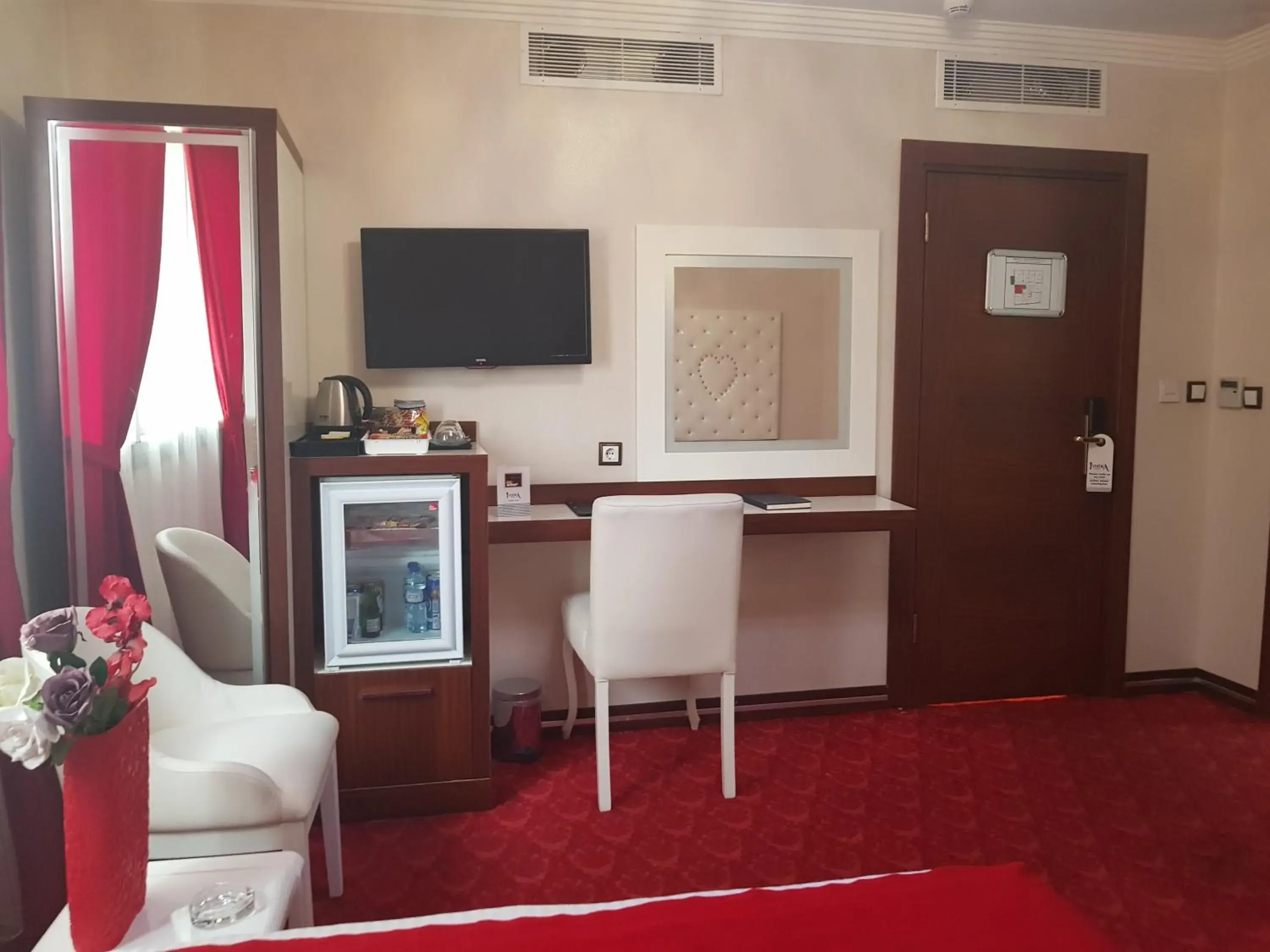 TV/Entertainment Center in Ismira Hotel Ankara