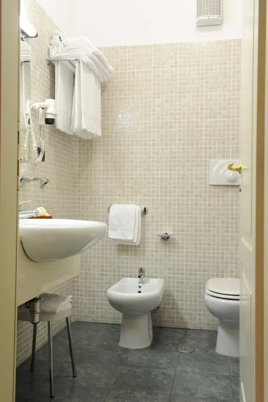 Bathroom in Hotel Villa Rosa