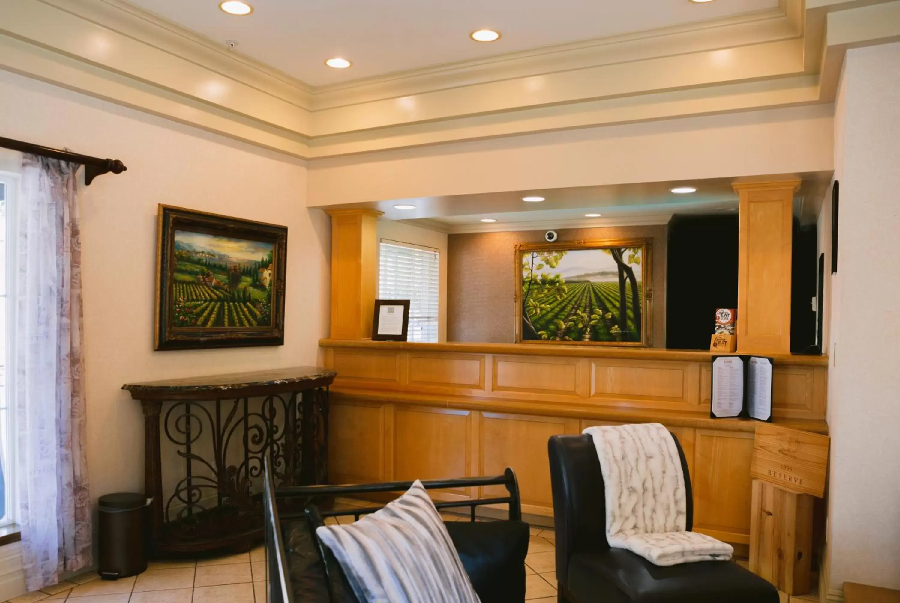Lobby/Reception in Napa Valley Hotel & Suites