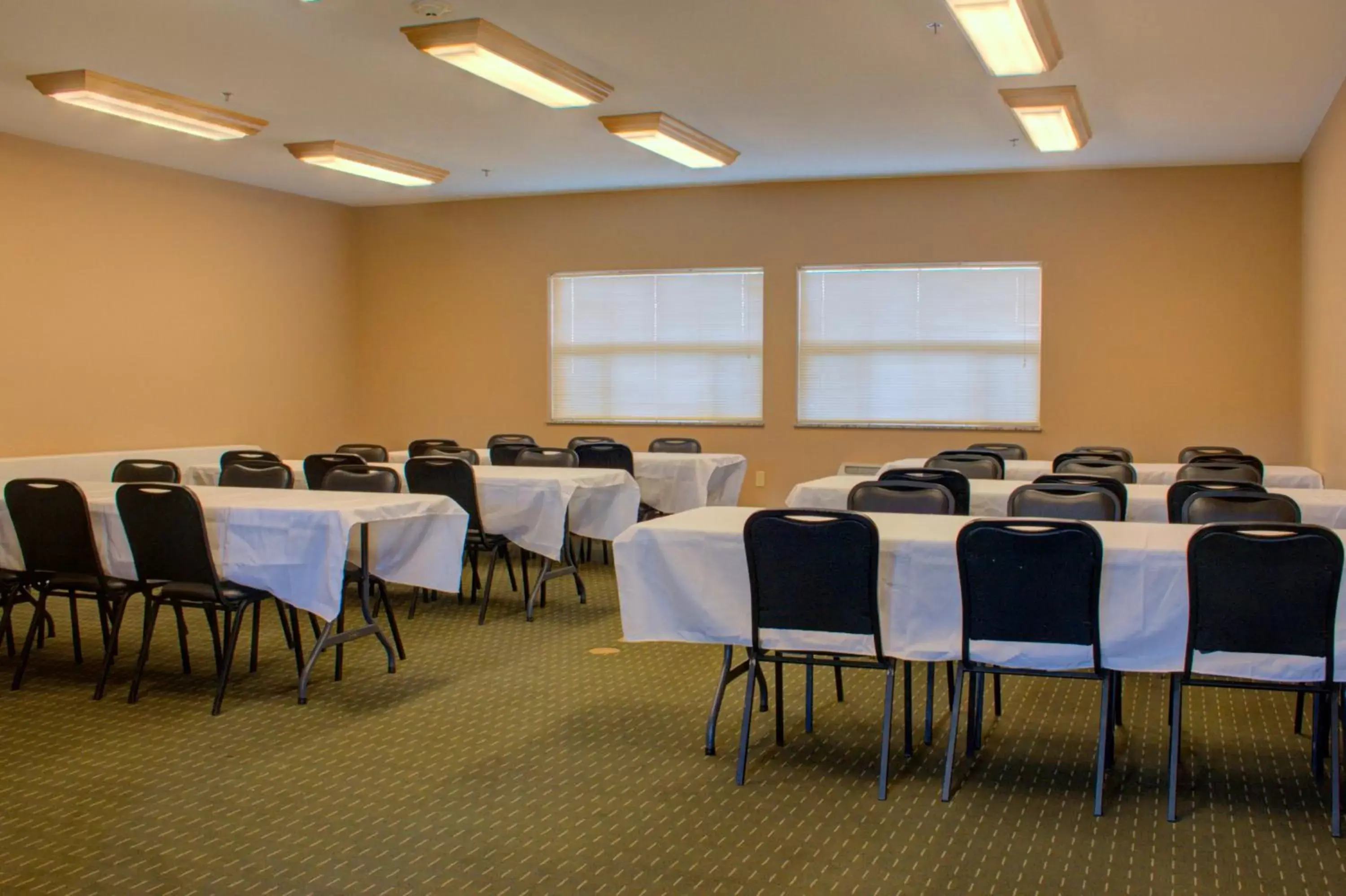 Meeting/conference room in Allington Inn & Suites Kremmling