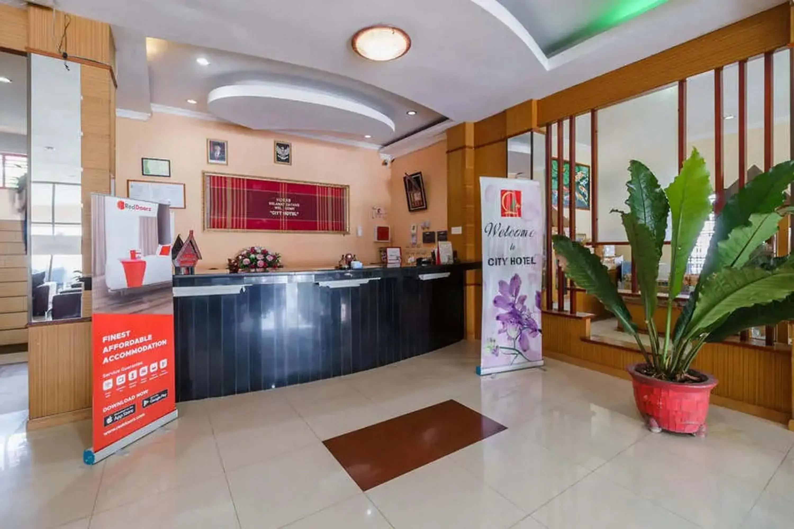 Lobby or reception, Lobby/Reception in RedDoorz @ Pematangsiantar