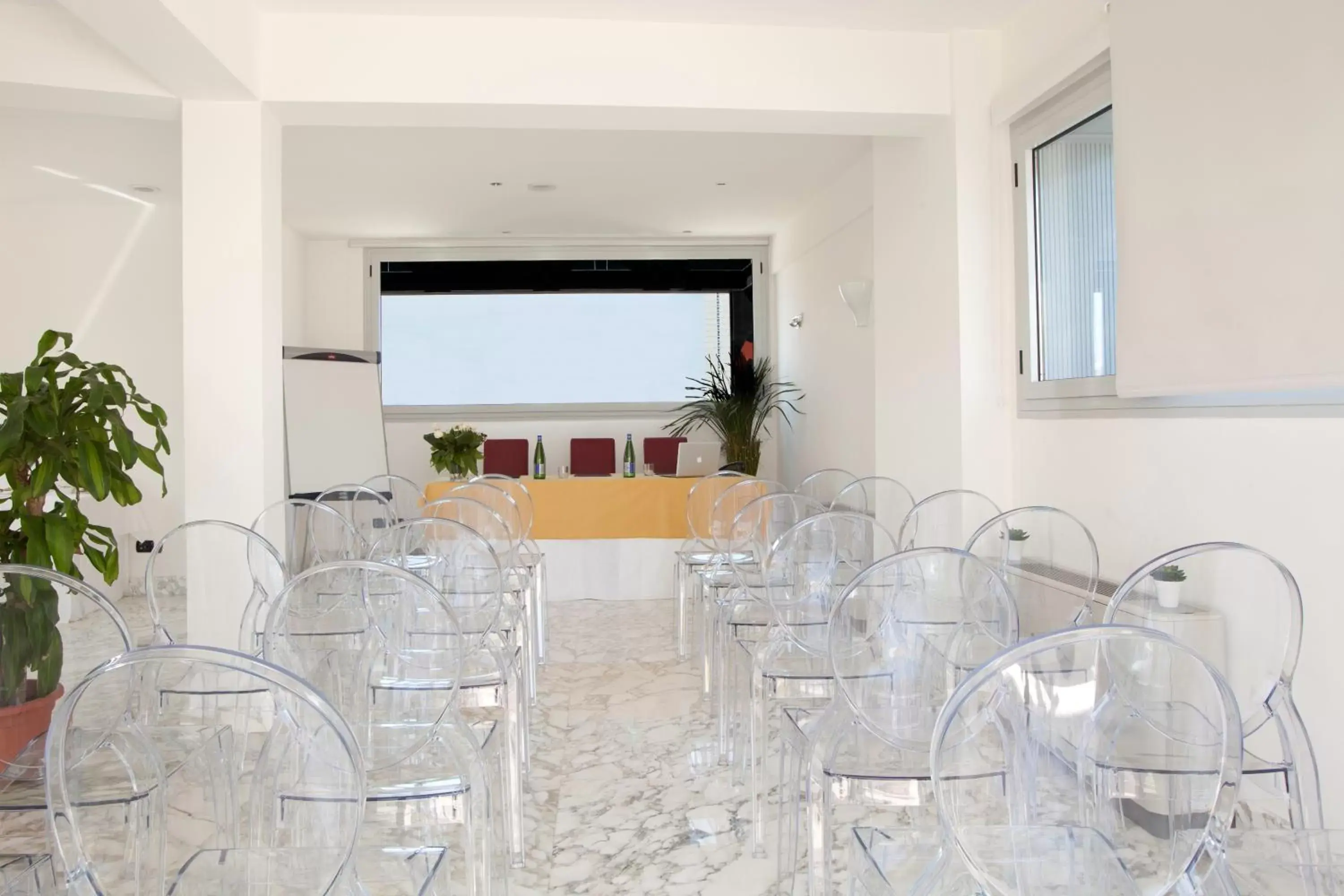 Meeting/conference room, Restaurant/Places to Eat in Hotel Naples