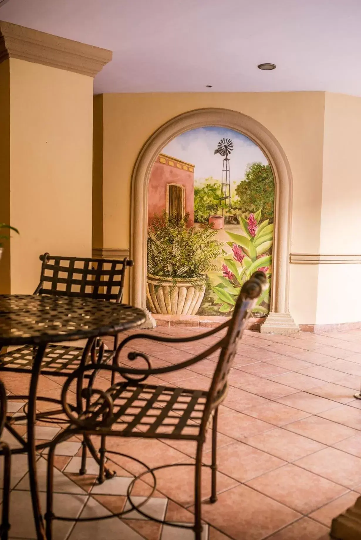 Swimming pool in Hotel Colonial de Merida Swimming pool in Hotel Colonial de Merida
