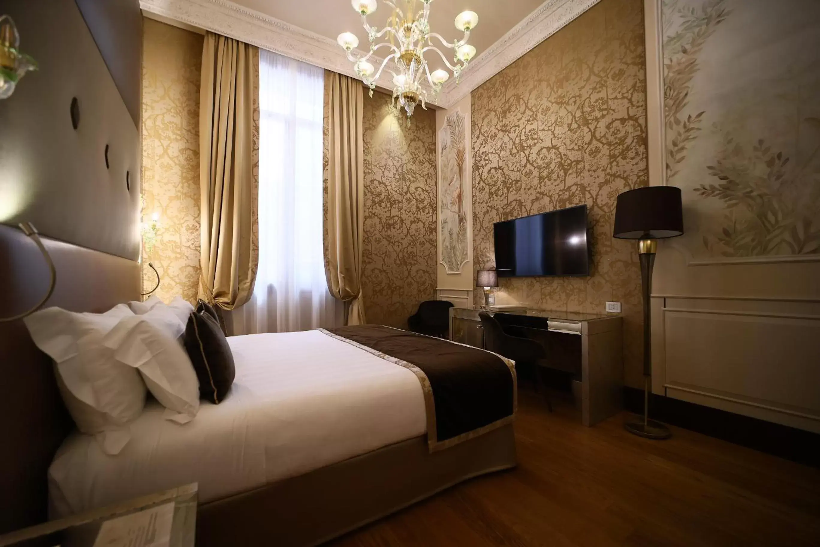 Photo of the whole room, Bed in Santa Croce Boutique Hotel