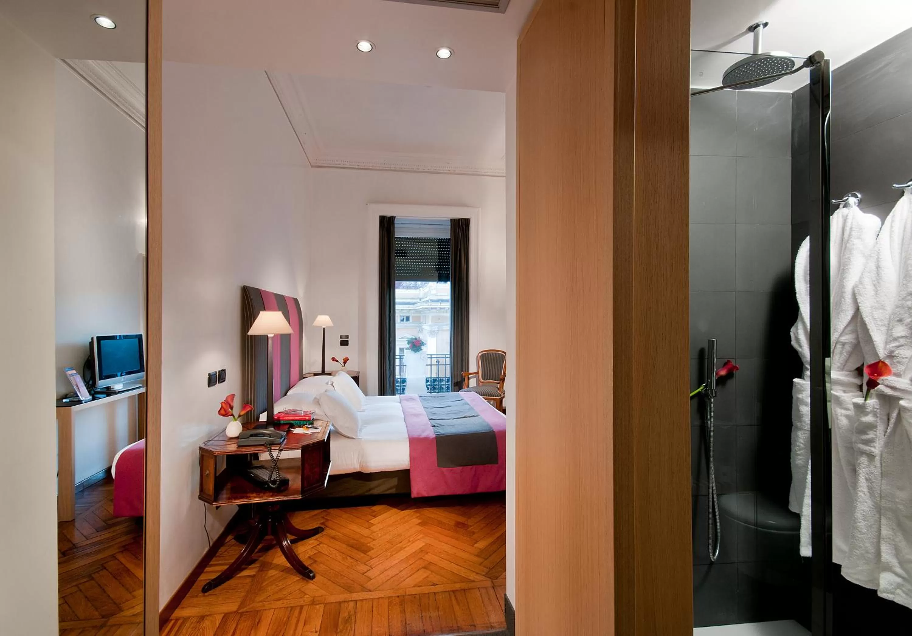 Coffee/tea facilities, Bed in Alpi Hotel