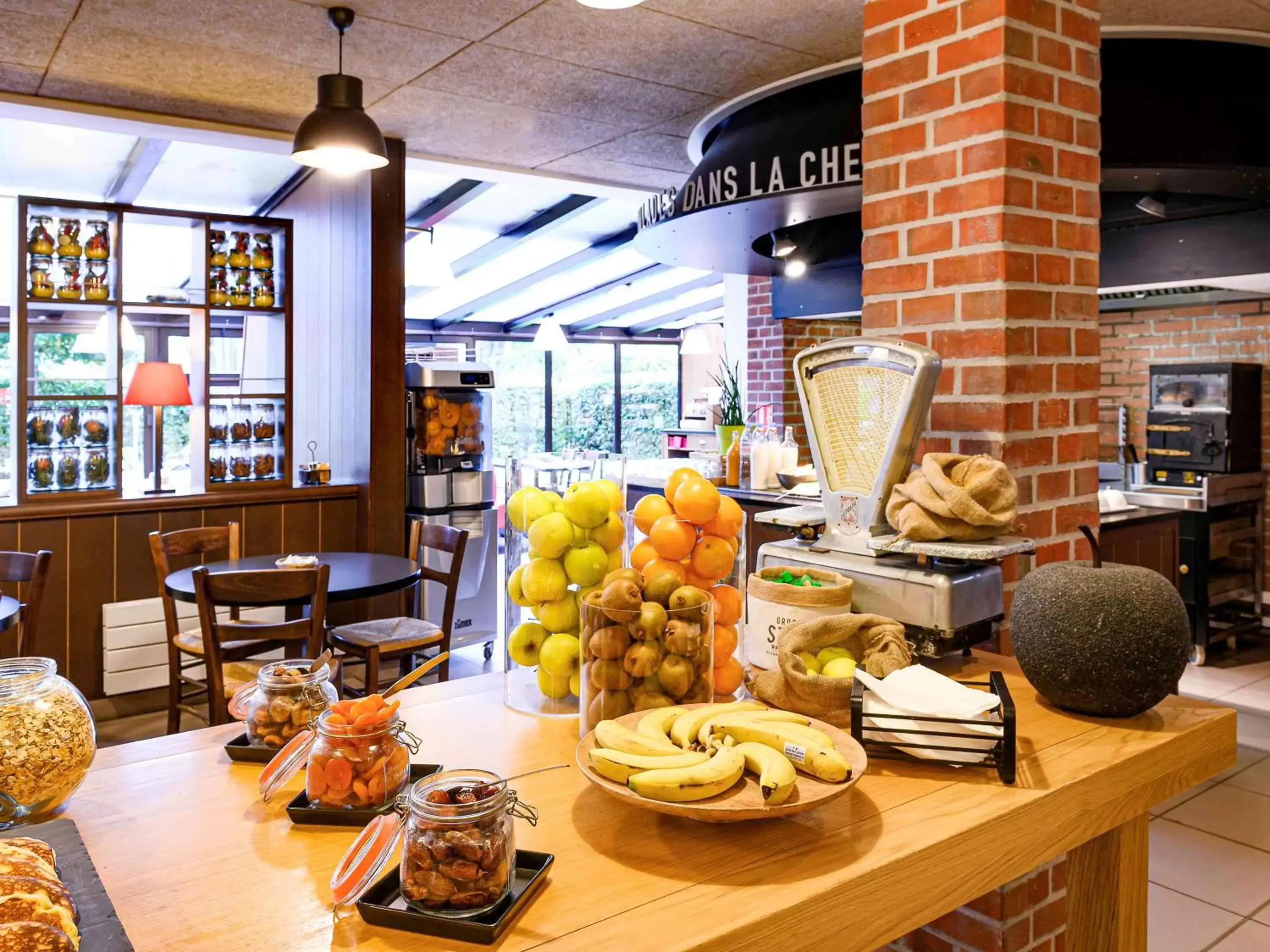 Restaurant/places to eat in ibis Styles Parc des Expositions de Villepinte