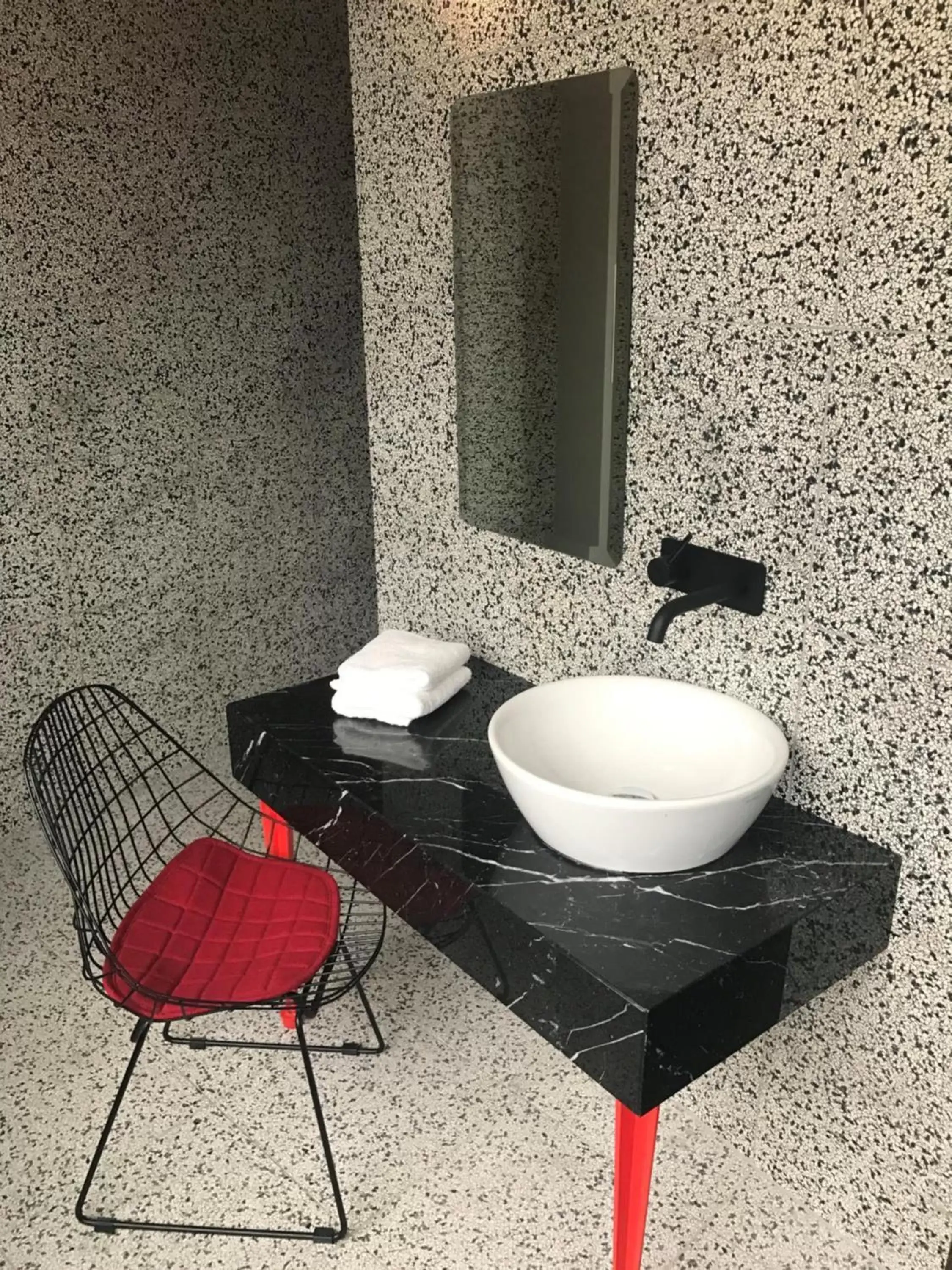 Area and facilities, Bathroom in Bullitt Hotel