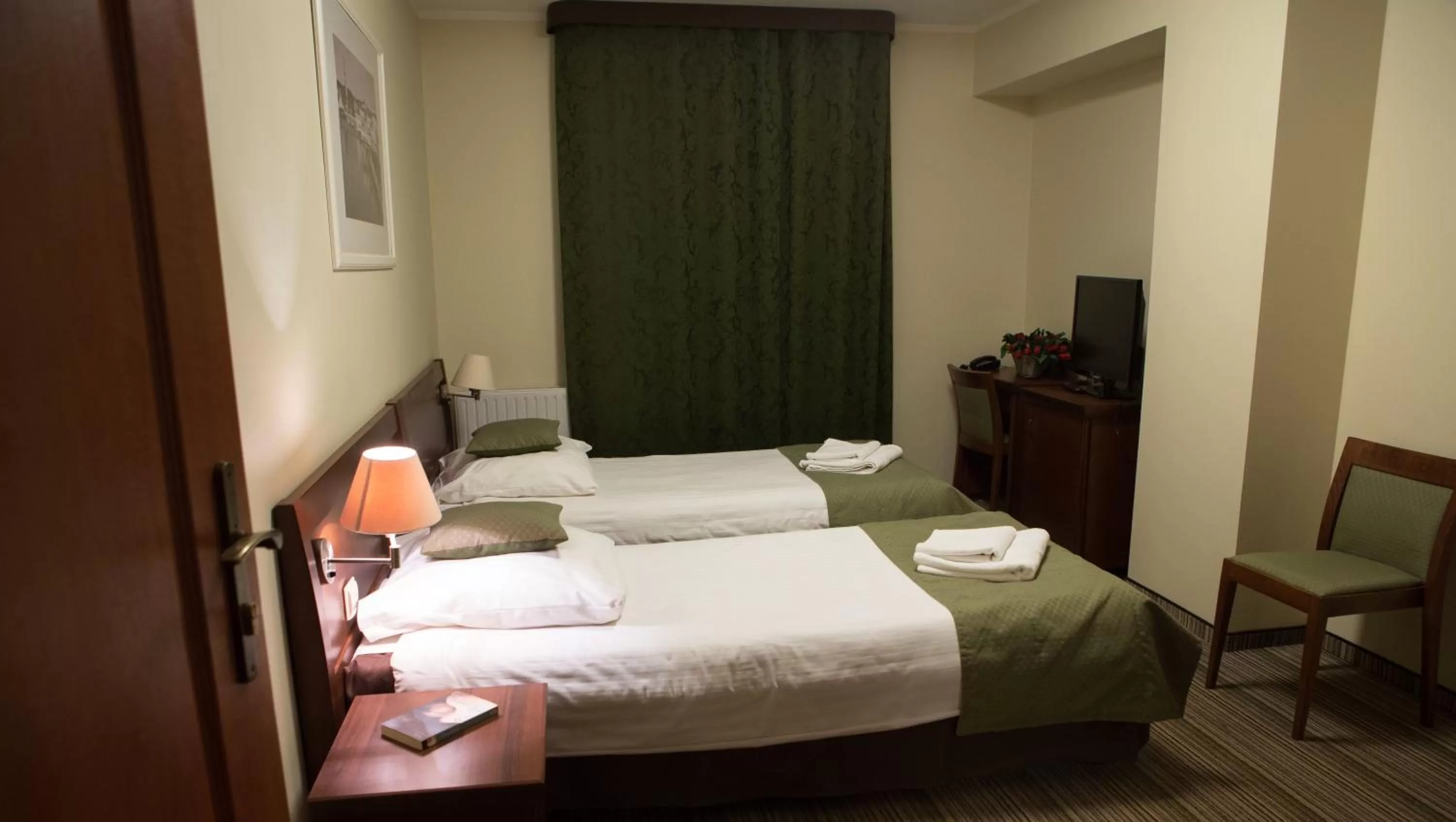 Bedroom, Bed in Villa Palladium