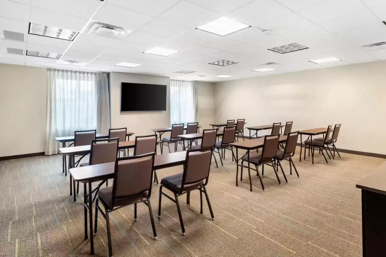 Meeting/conference room in Sleep Inn Lancaster Dallas South