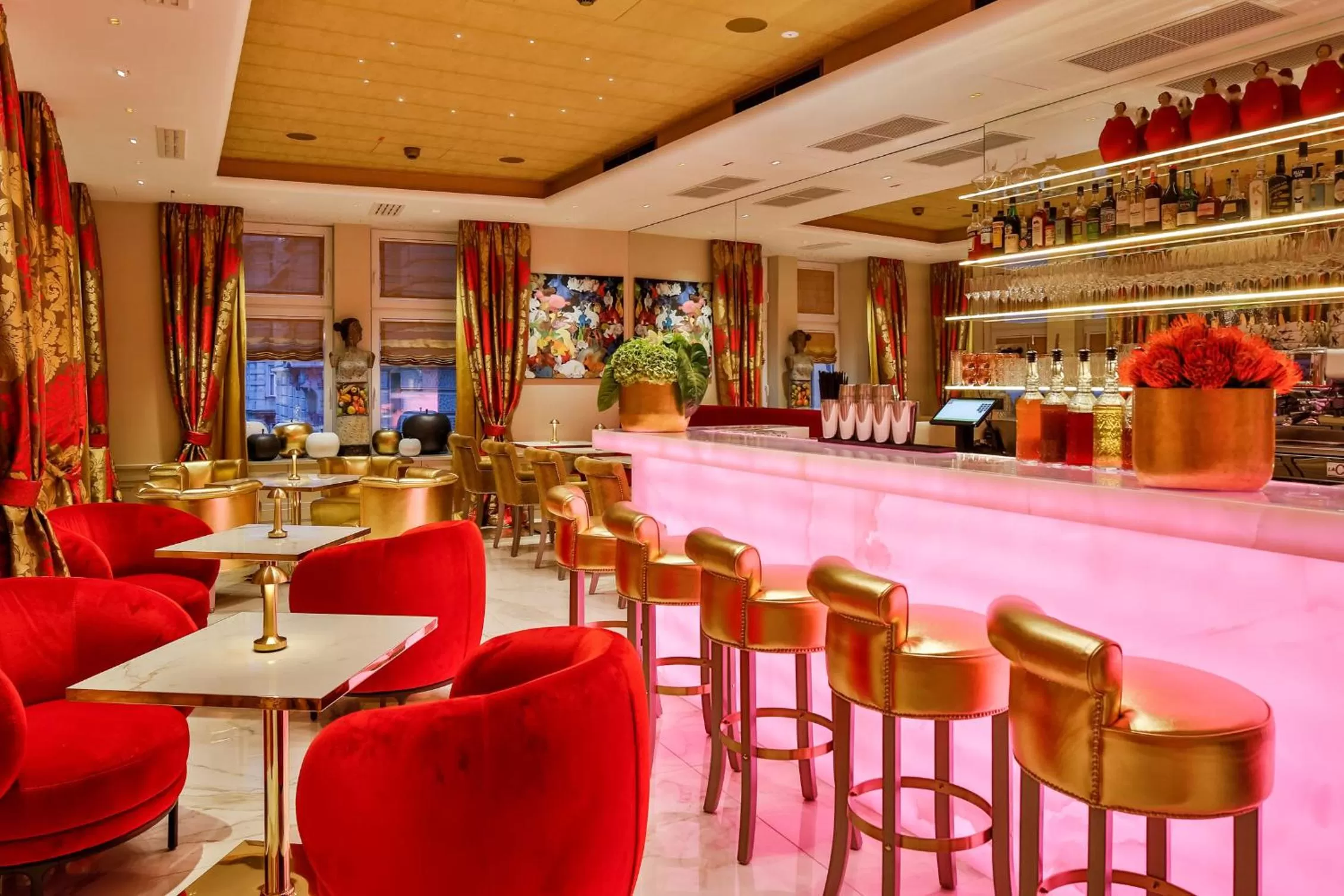 Lounge or bar in Boutiquehotel Das Tyrol