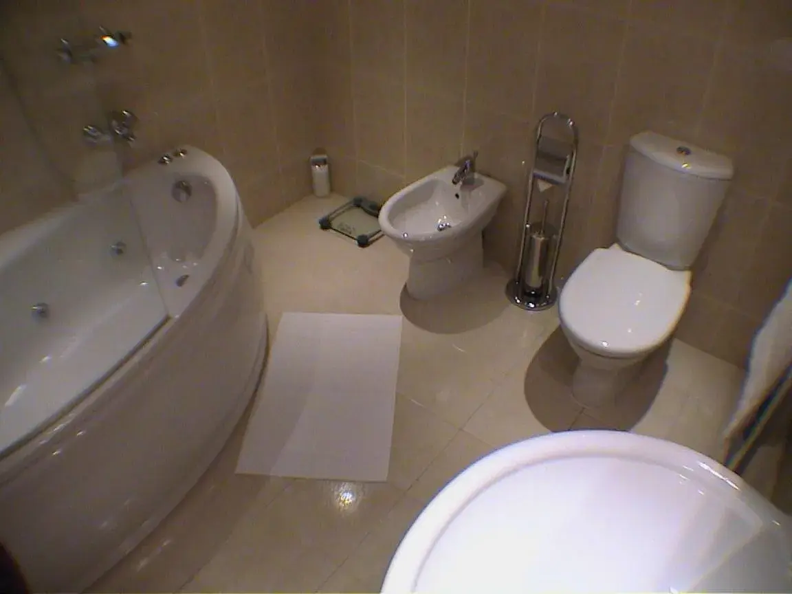 Bathroom in Earle House Serviced Apartments